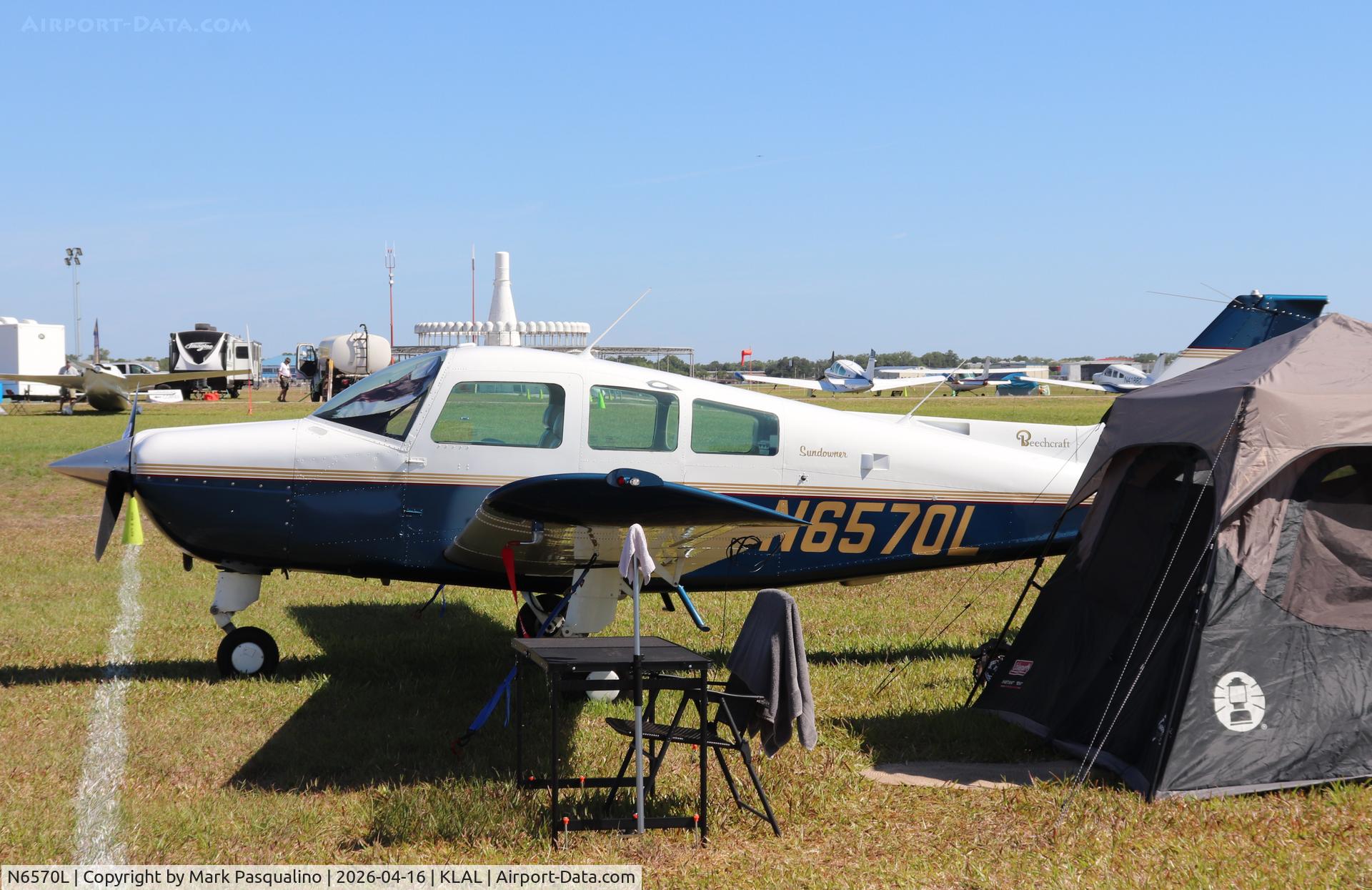 N6570L, 1983 Beech C23 Sundowner 180 C/N M-2379, Beech C23