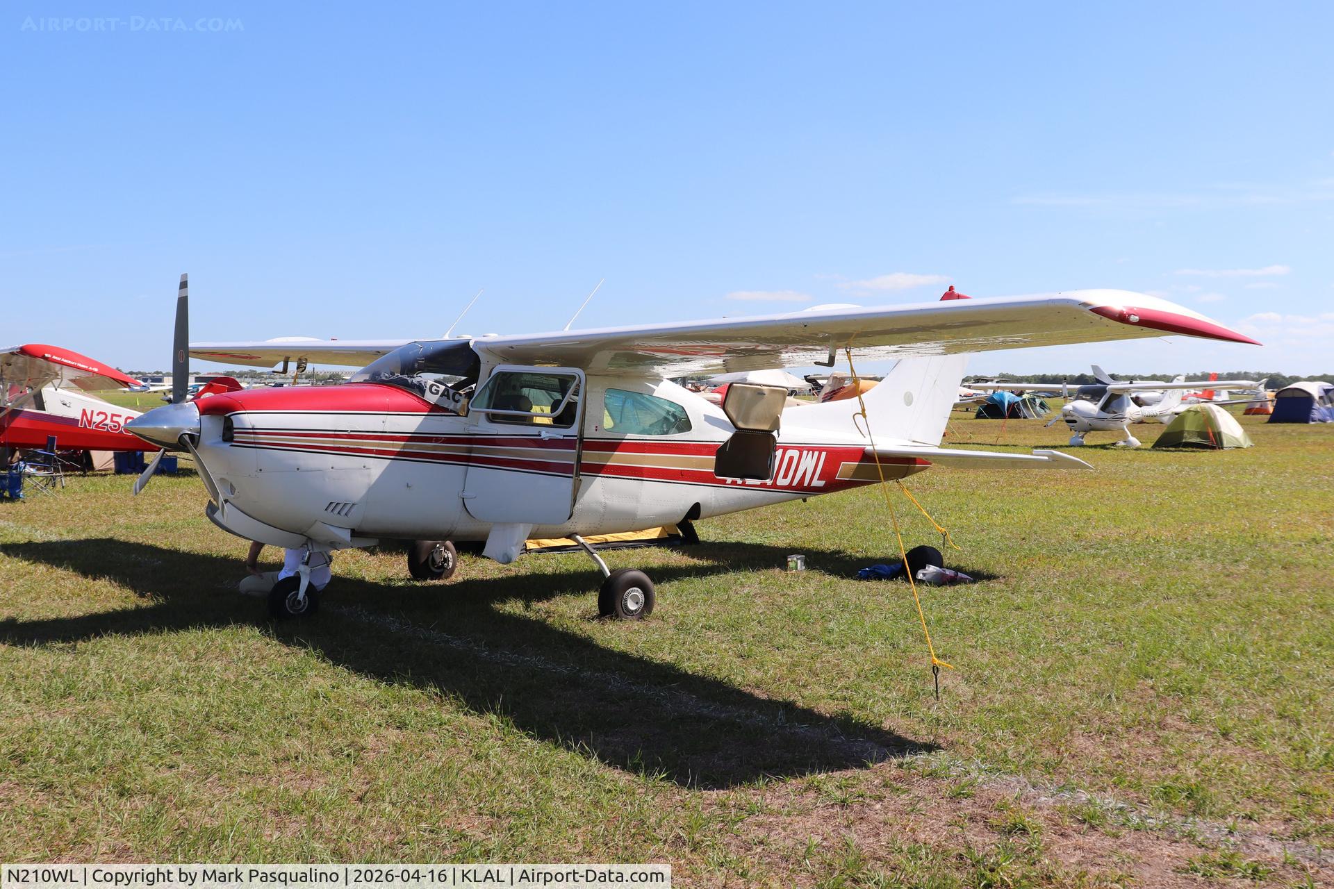 N210WL, 1981 Cessna 210N Centurion C/N 21064450, Cessna 210N
