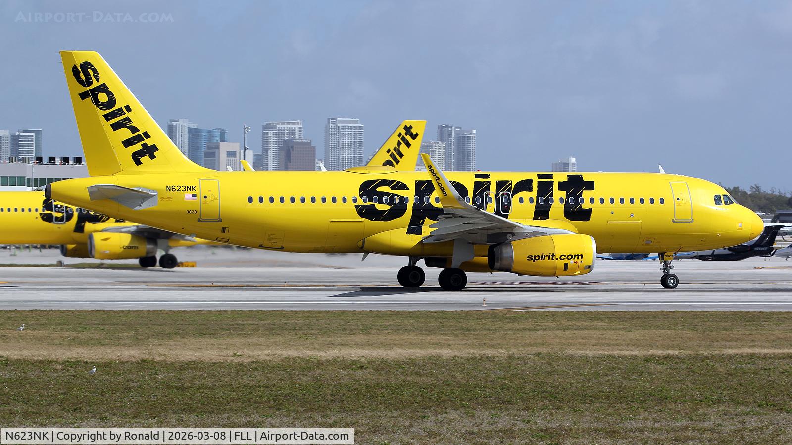 N623NK, 2013 Airbus A320-232, c/n 5861, at fll