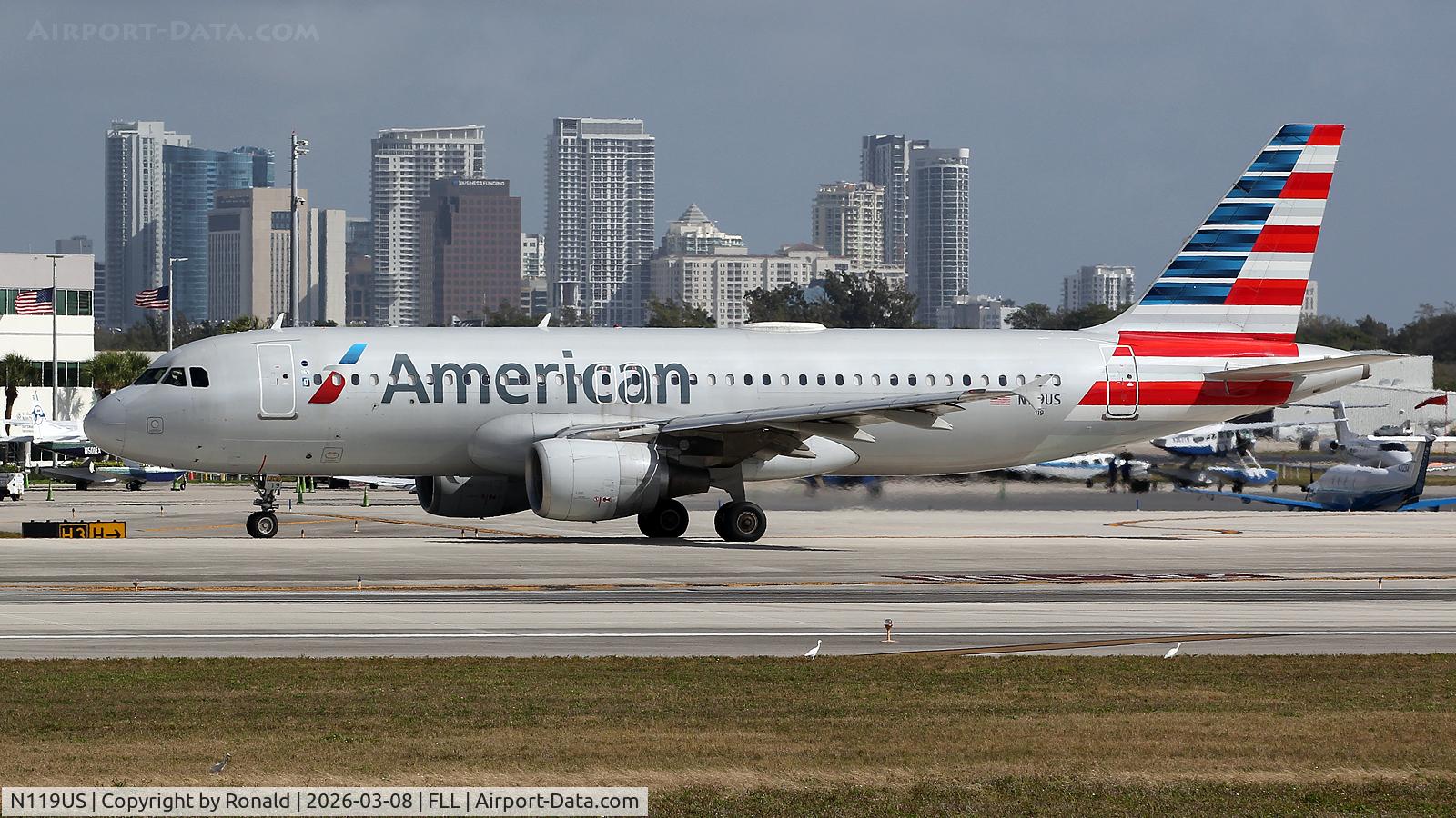 N119US, 2000 Airbus A320-214 C/N 1268, at fll