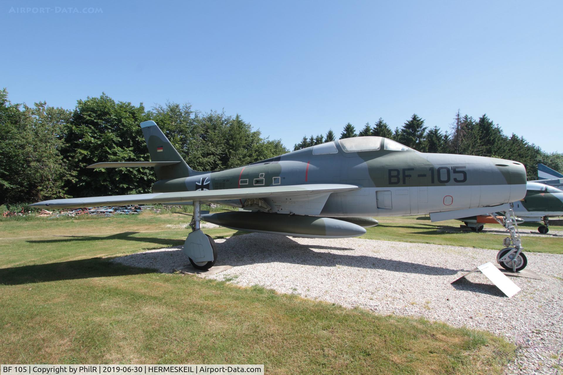 BF 105, Bell (Dornier) UH-1D Iroquois, c/n 8379, BF+105 1950 Republic F-84F Thunderstreak WGAF Hermeskeil 30.06.19 (2).JPG
