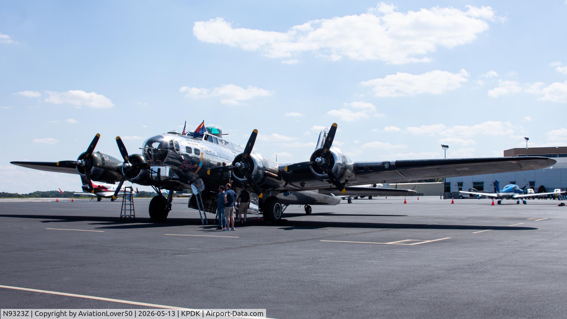 N9323Z, 1944 Boeing B-17G-85-DL Flying Fortress C/N 32155, B-17G
