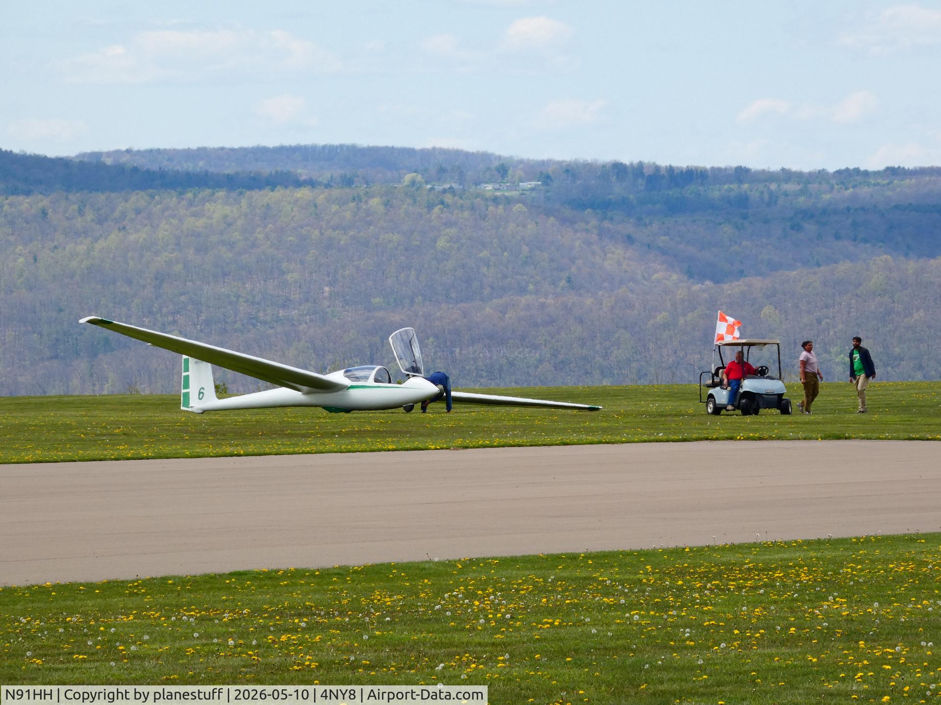 N91HH, 1990 Schleicher ASK-21 C/N 21485, Harris Hill Spotting
