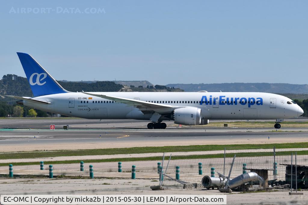 EC-OMC, 2021 Boeing 787-9 Dreamliner Dreamliner, c/n 62523 l/n 1120, Taxiing