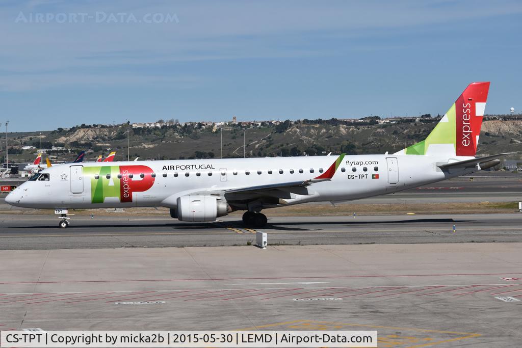 CS-TPT, 2011 Embraer 190LR (ERJ-190-100LR) C/N 19000495, Taxiing