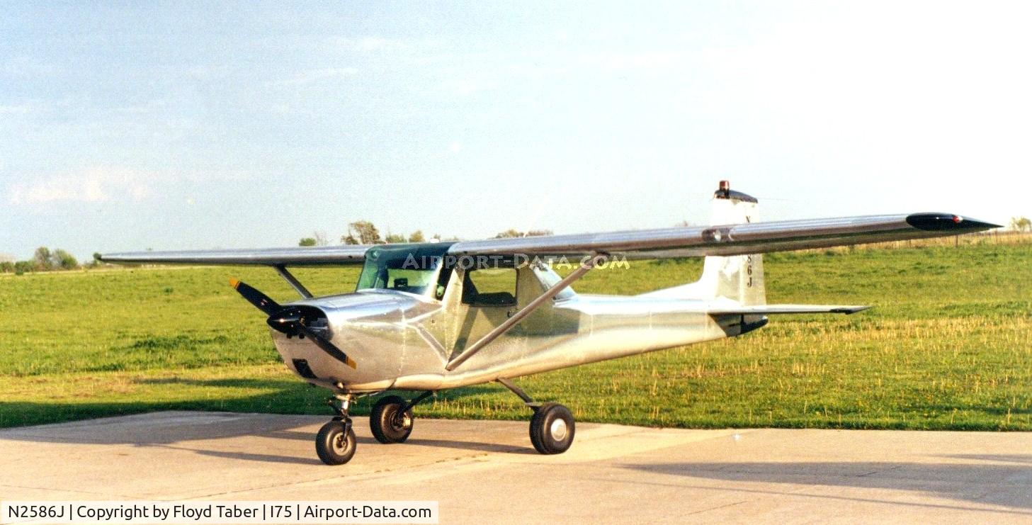 N2586J, 1964 Cessna 150E C/N 15061086, On the ramp Osceola Iowa