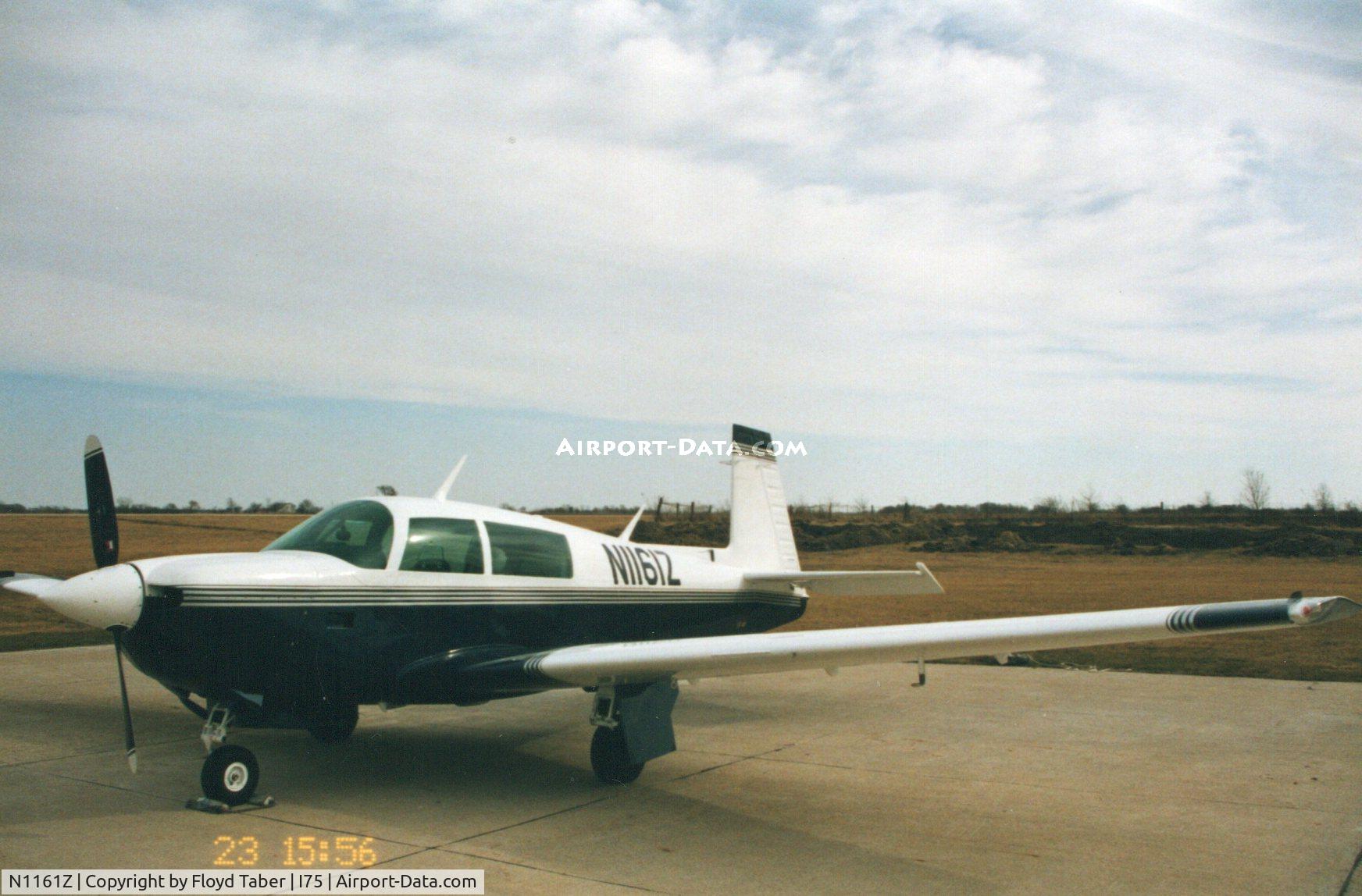 N1161Z, 1983 Mooney M20J 201 C/N 24-1356, On the Ramp Osceola Iowa