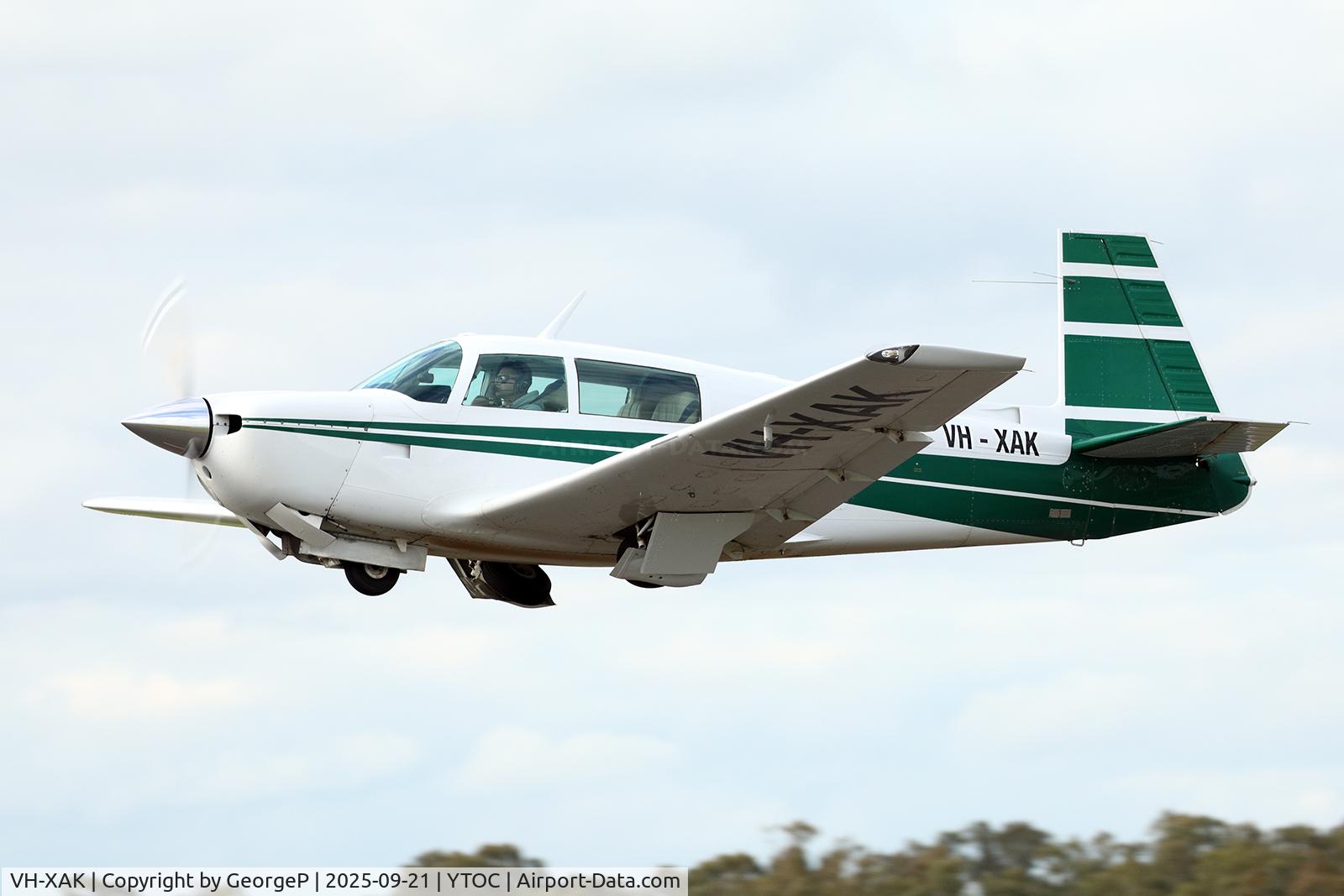VH-XAK, 1982 Mooney M20J 201 C/N 24-1255, Tocumwal airshow 2025.