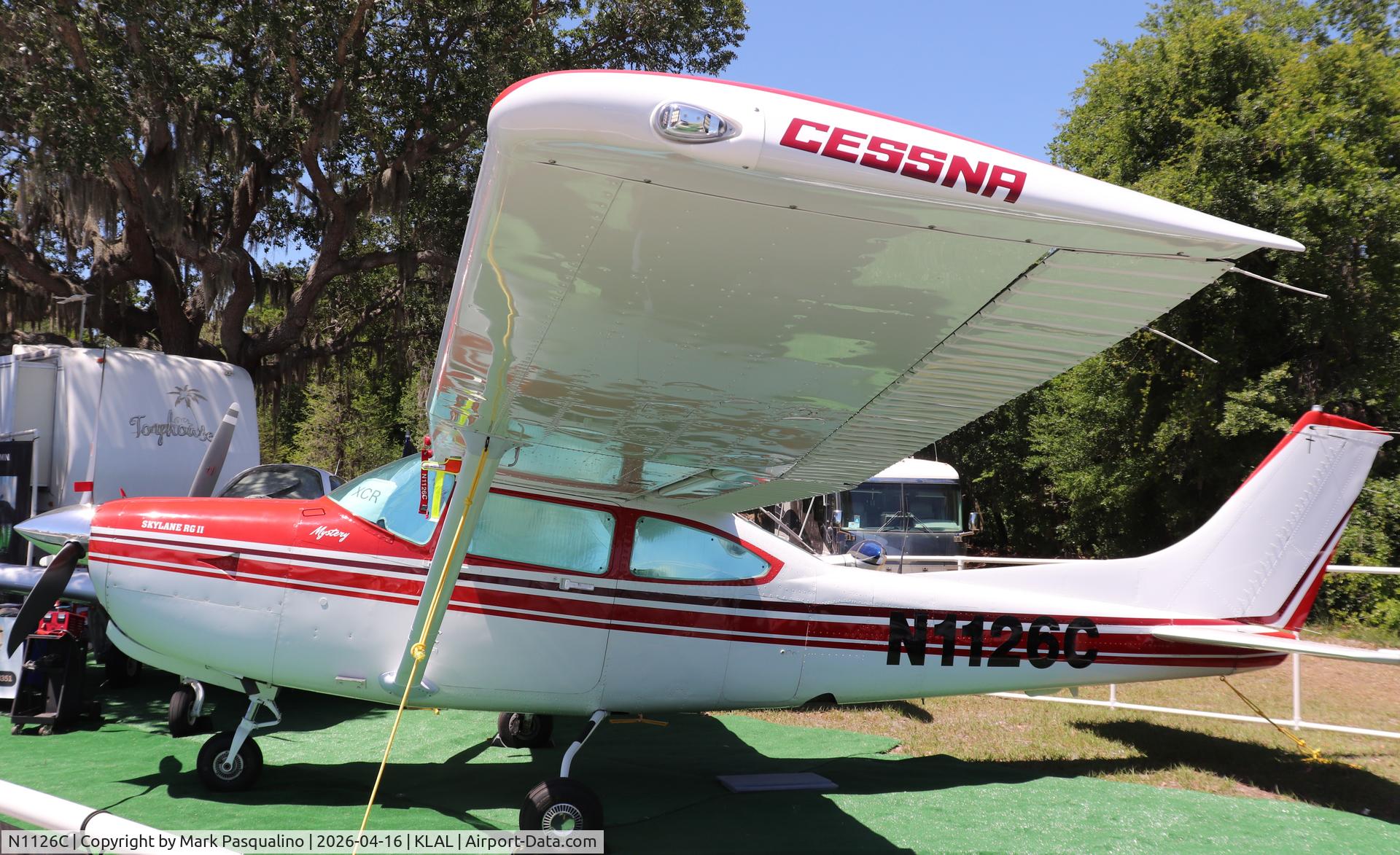 N1126C, 1981 Cessna R182 Skylane RG C/N R18201689, Cessna R182