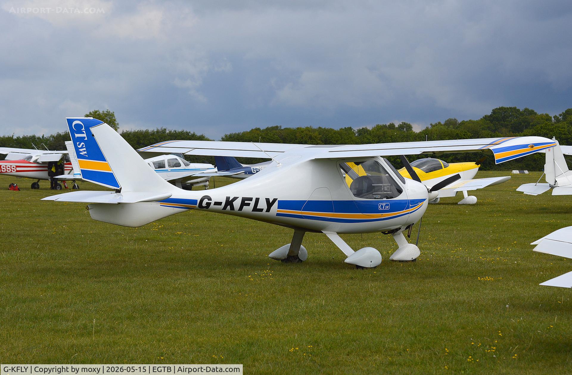G-KFLY, 2007 Flight Design CTSW, c/n 8244, Flight Design CTSW at Wycombe Air Park.