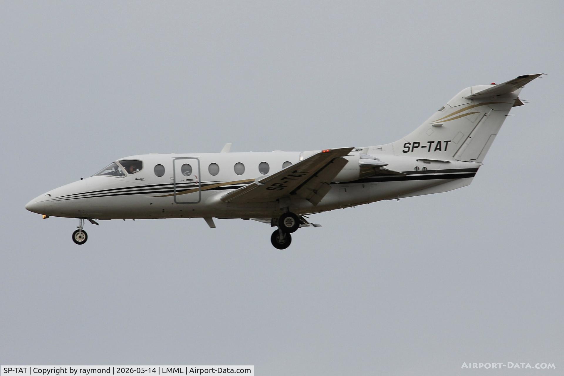 SP-TAT, 2000 Raytheon Beechjet 400A, c/n RK-267, Raytheon Beechjet 400A reg SP-TAT of Smart Jet landing in Malta RW31.