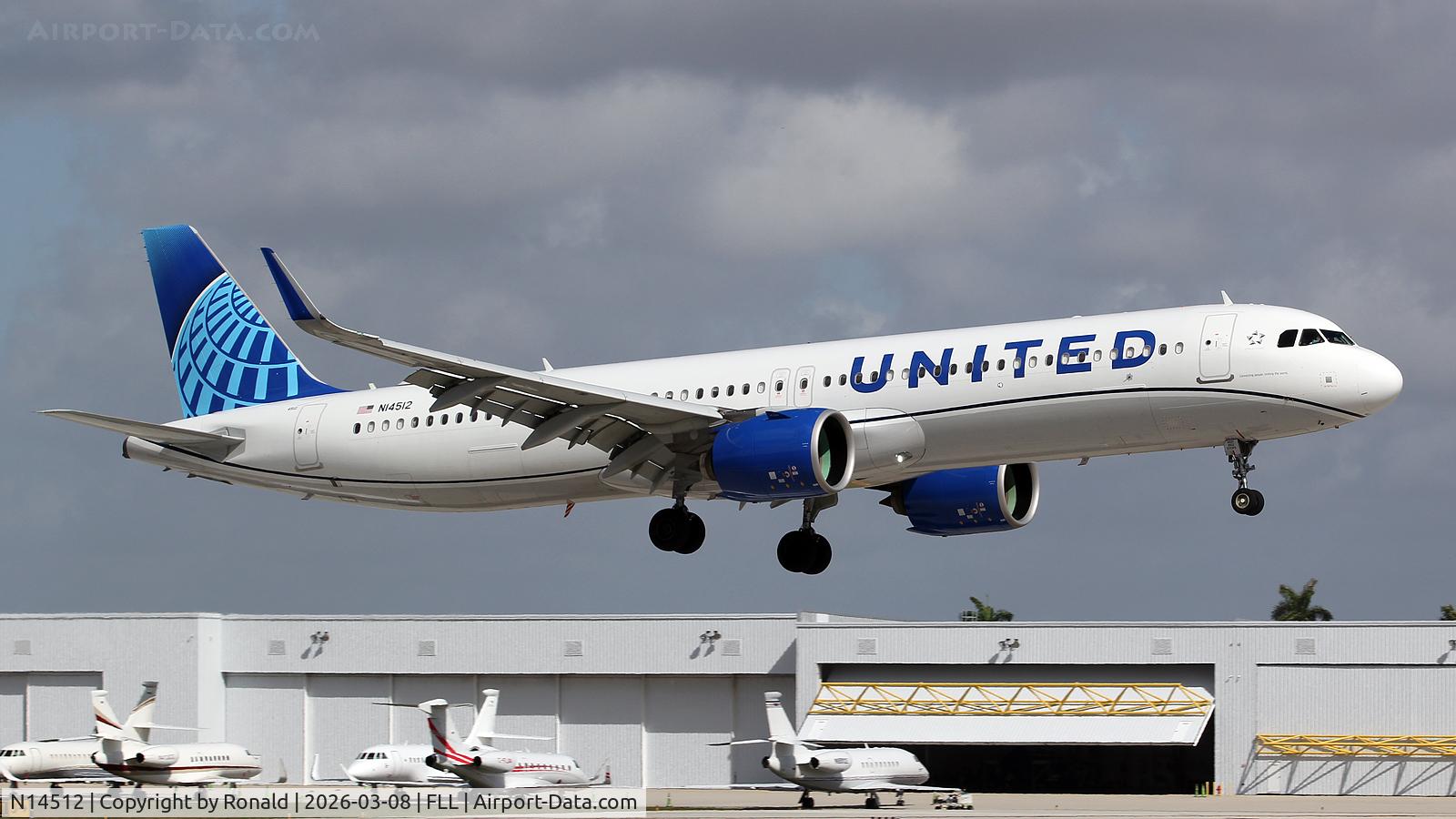 N14512, 2024 Airbus A321- 271NX, c/n 11953, at fll