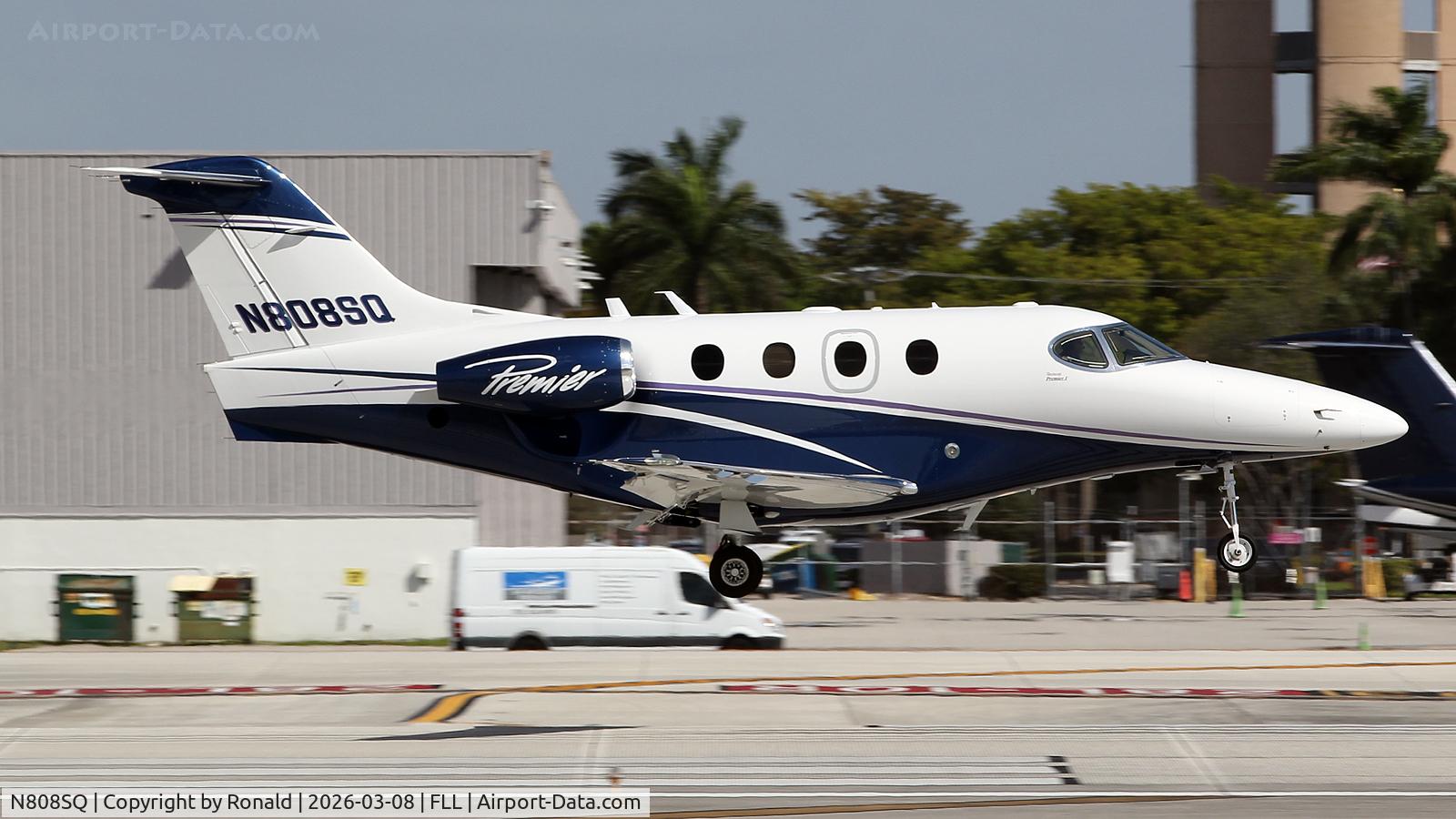 N808SQ, Raytheon Aircraft Company 390, c/n RB-78, at fll