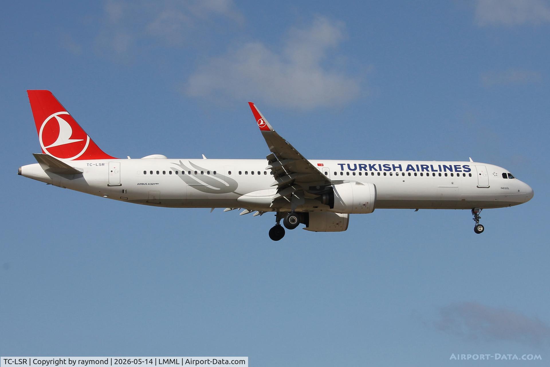 TC-LSR, 2020 Airbus A321-271NX, c/n 9138, Airbus A321-271NX reg TC-LSR of Turkish Airlines on final approach for RW31 landing in Malta.