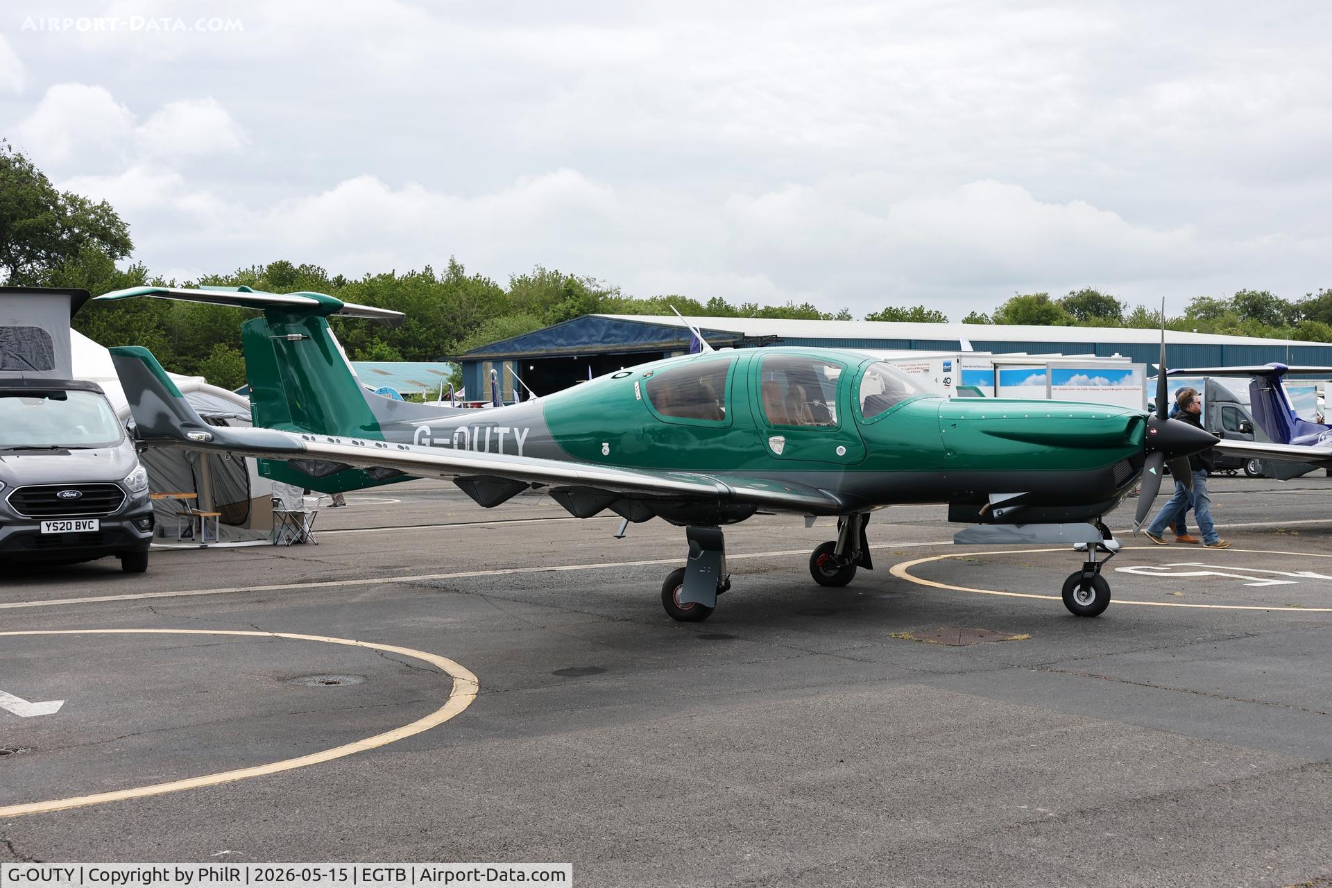 G-OUTY, 2023 Diamond DA-50C, c/n 50.C.A.A.036, G-OUTY 2023 Diamond DA50C Private Flyer Fest Booker
