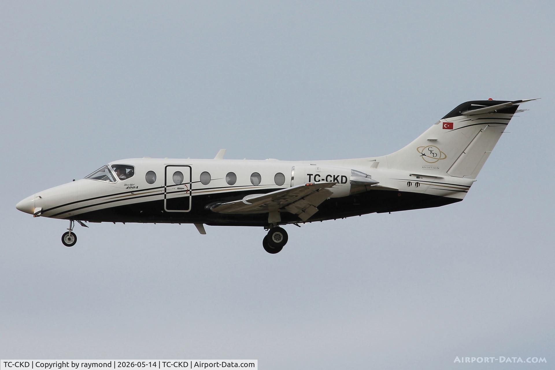 TC-CKD, Hawker Beechcraft Corp 400A, c/n RK-309, Hawker Beech 400A reg TC-CKD of Genel Havacilik landing in Malta late in the evening RW31.