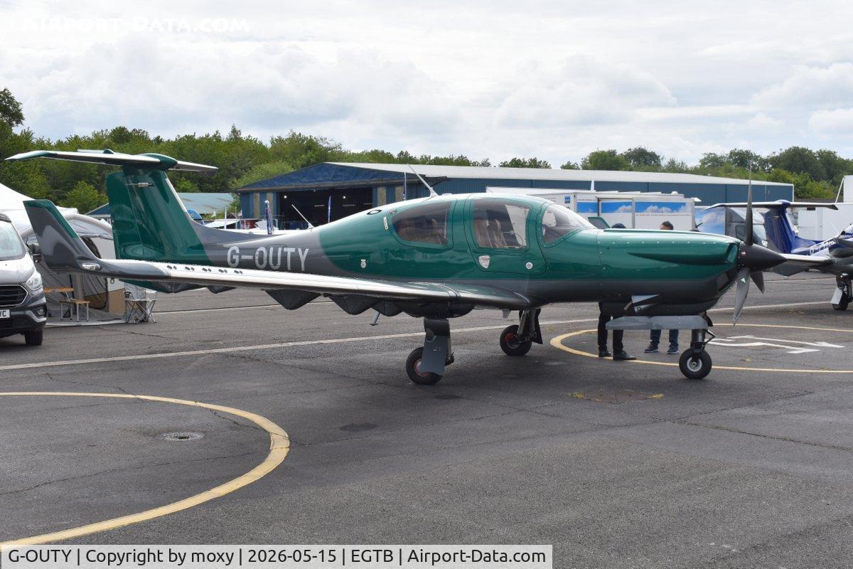 G-OUTY, 2023 Diamond DA-50C, c/n 50.C.A.A.036, Diamond DA-50C at Wycombe Air Park.