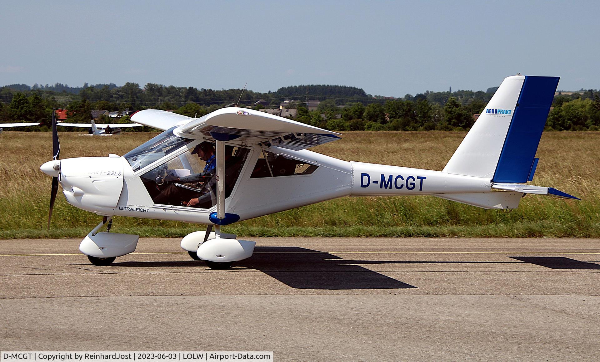 D-MCGT, Aeroprakt A22LS Foxbat, c/n unknown, Aeroprakt Foxbat of Aeroclub Gotha finishing the Deutschlandflug 2023 at Wels, Austria