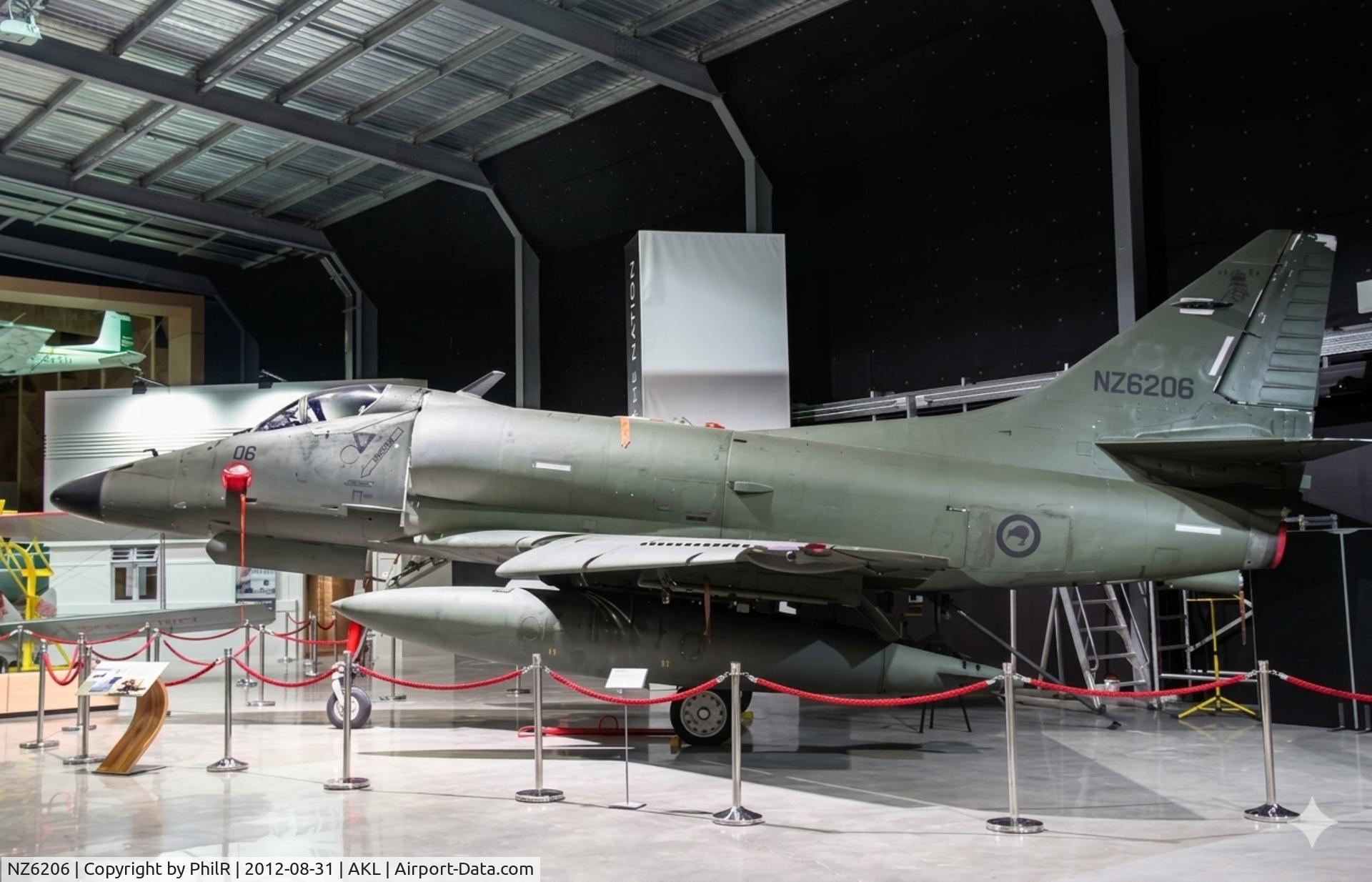 NZ6206, 1970 McDonnell Douglas A-4K Skyhawk, c/n 14089, NZ6206 1970 Douglas A-4K Skyhawk RNZAF AKL MoTaT 
