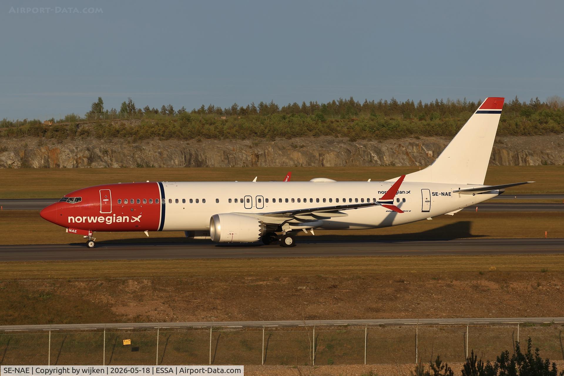 SE-NAE, 2025 Boeing B-737-8 Max, c/n 42848 l/n 9563, Twy W