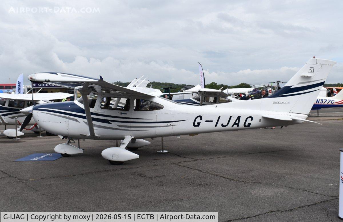 G-IJAG, 2005 Cessna 182T Skylane, c/n 18281683, Cessna 182T Skylane at Wycombe Air Park. Ex N2284F