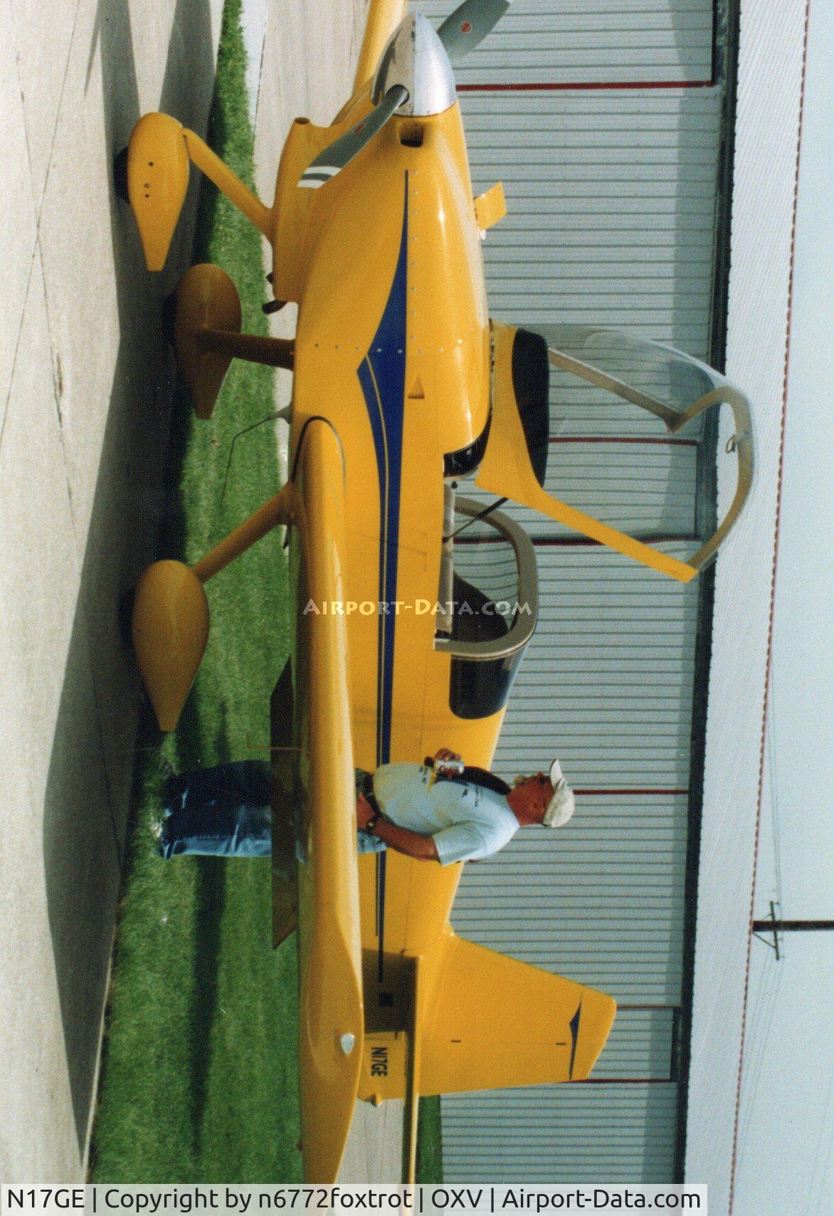 N17GE, 2002 Vans RV-6A, c/n GW-101, Visiting family at the Knoxville Nationals