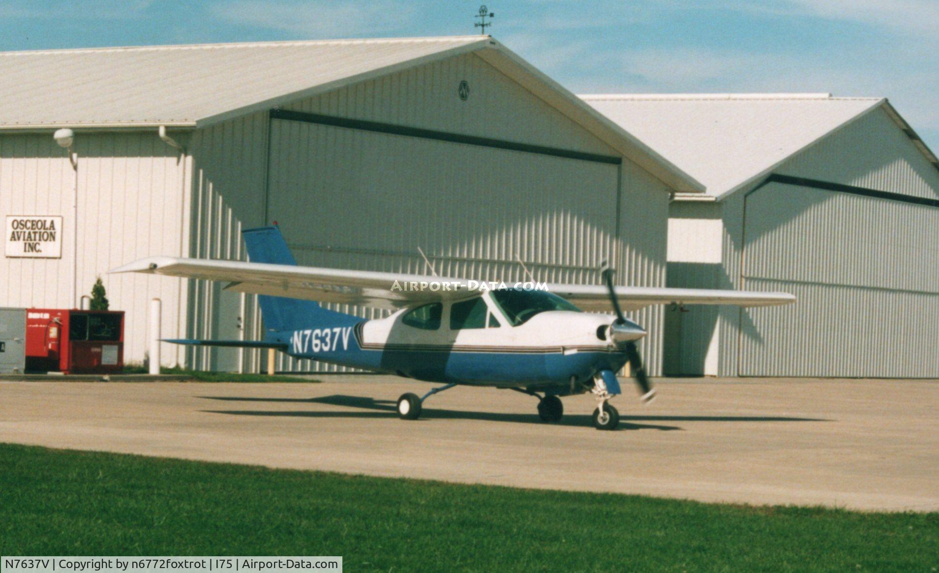 N7637V, 1976 Cessna 177RG Cardinal, c/n 177RG0898, Fuel stop completed