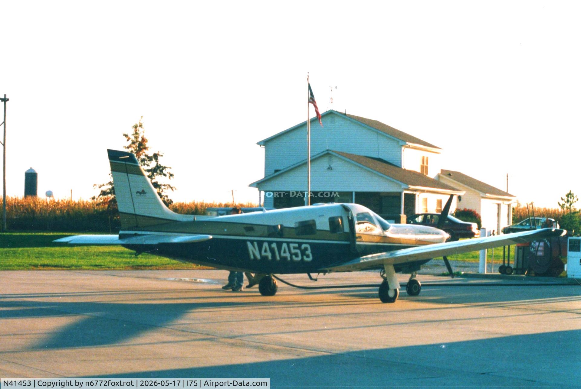 N41453, 1999 Piper PA-32R-301, c/n 3246148, Fuel Stop