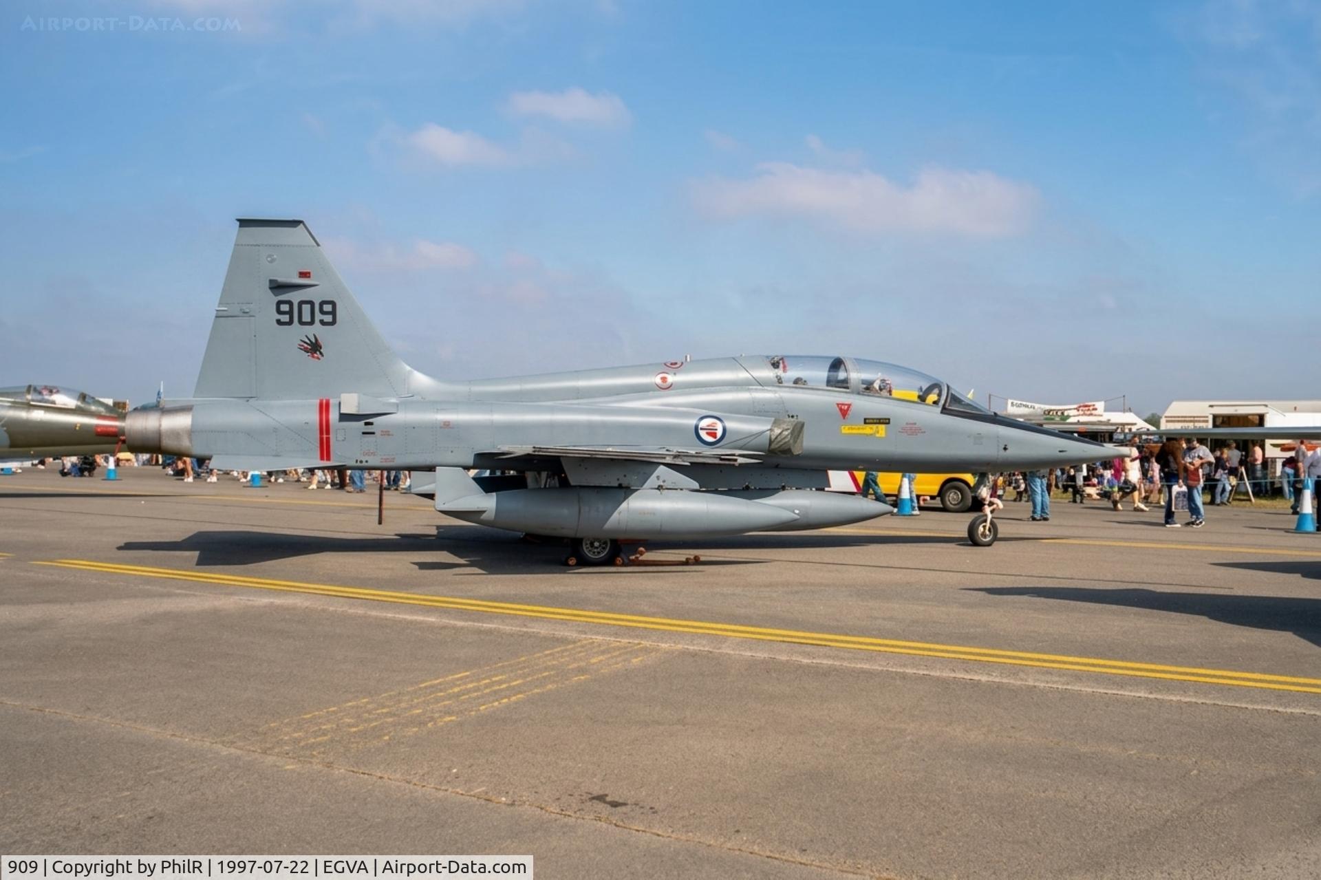 909, 1967 Northrop F-5B Freedom Fighter, c/n N.9012, 909 1969 Northrop F-105B Freedom Fighter RNorWAF RIAT
