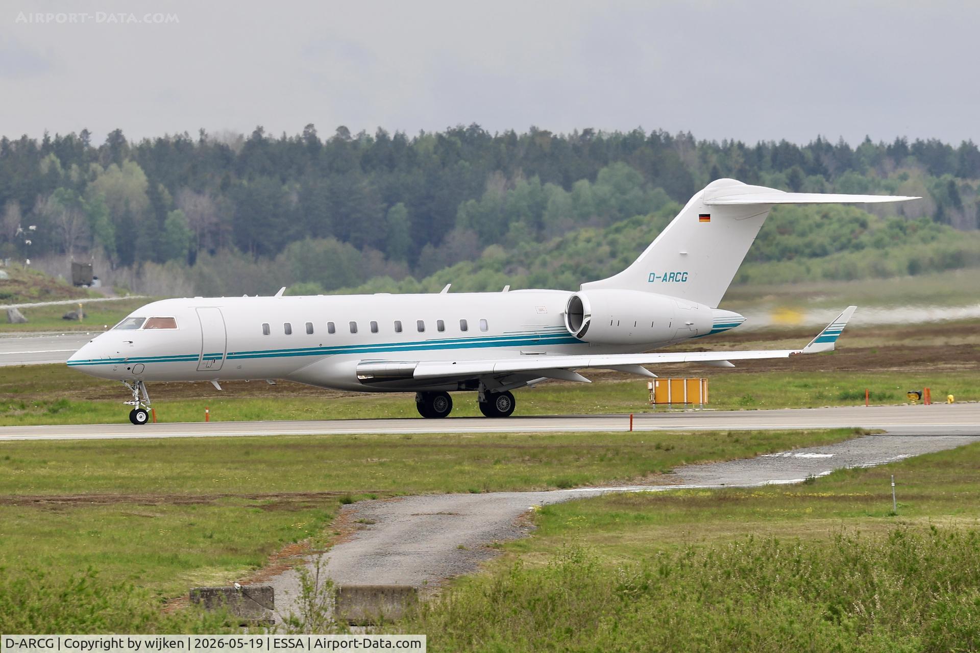 D-ARCG, 2024 Bombardier Global 5500 (BD-700-1A11), c/n 60141, Rwy 01L