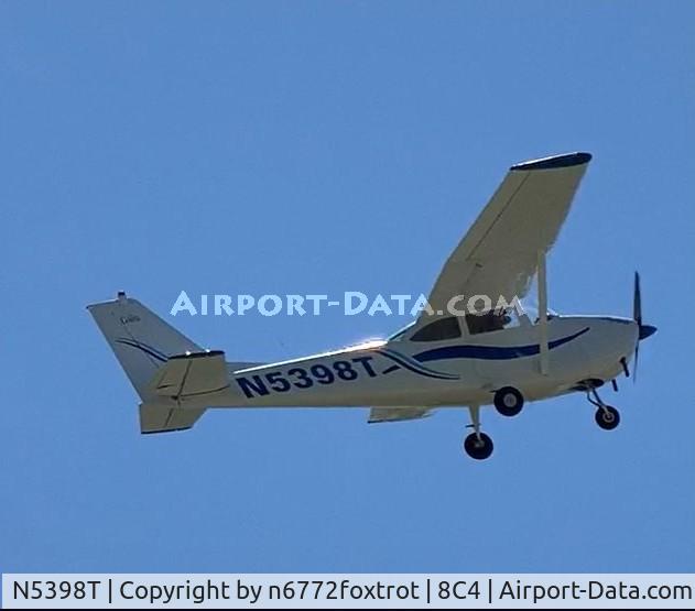 N5398T, 1964 Cessna 172E, c/n 17251298, Departing to the west
