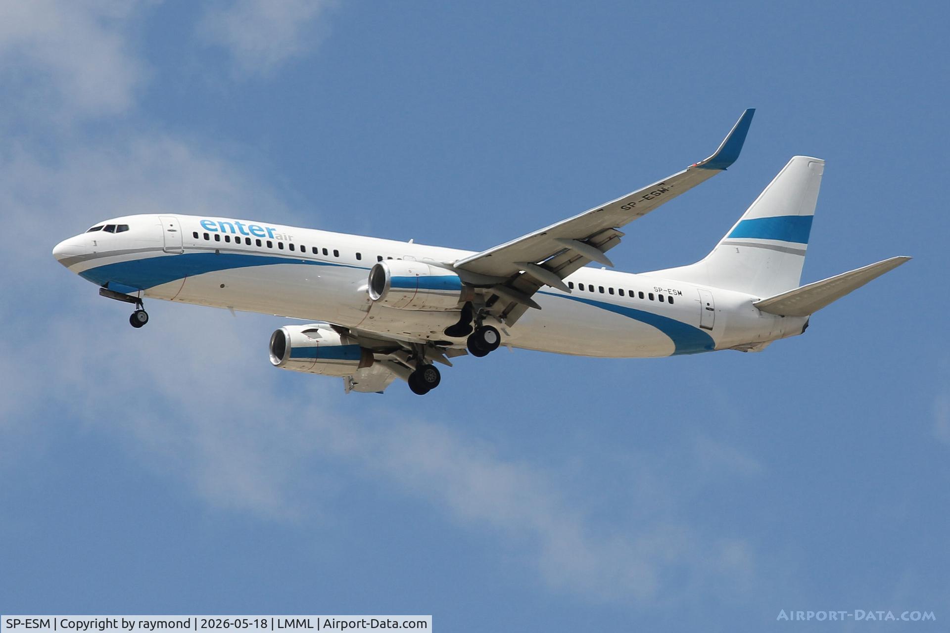 SP-ESM, 2008 Boeing B737-8Q8, c/n 35273 l/n 2567, Enter Air Boeing 737-8Q8 reg SP-ESM landing in Malta RW13.