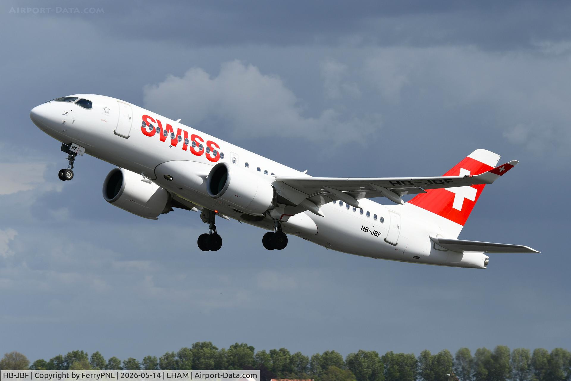 HB-JBF, 2017 Bombardier CSeries CS100 (BD-500-1A10), c/n 50015, Swiss A221lifting-off
