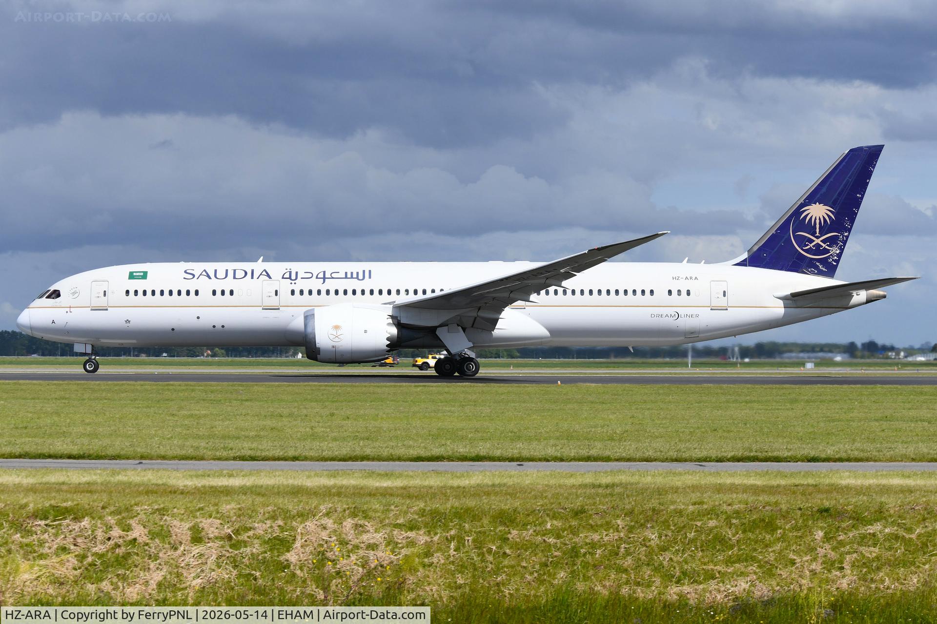 HZ-ARA, 2016 Boeing 787-9 Dreamliner, c/n 41544, Saudia B789 departing for JED
