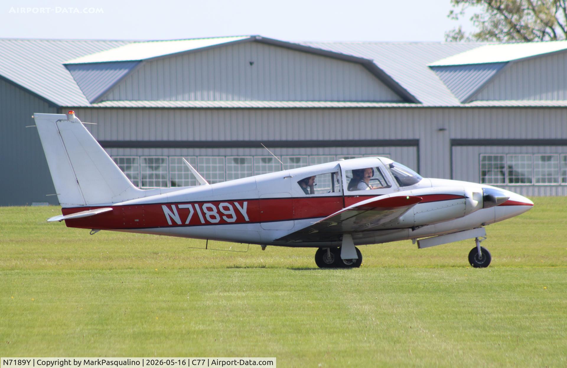 N7189Y, 1963 Piper PA-30 Twin Comanche, c/n 30-213, Piper PA-30