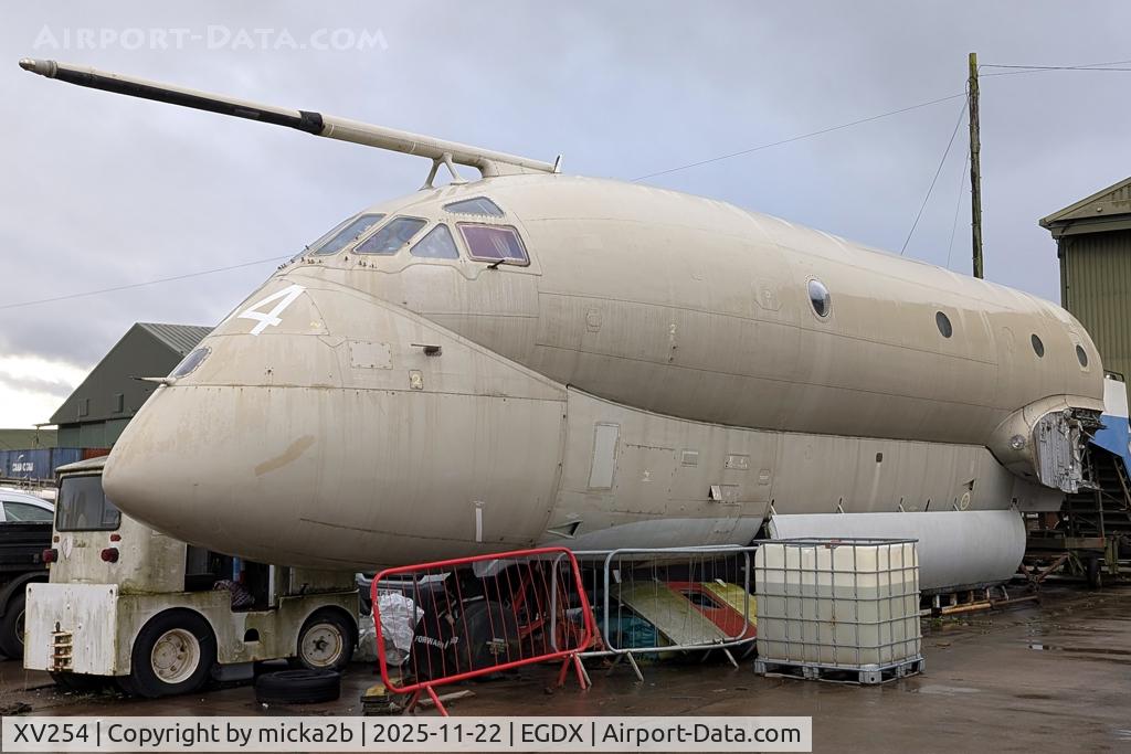 XV254, Hawker Siddeley Nimrod MR.2, c/n 8029, Only nose preserved. Retired from service in march 2010
