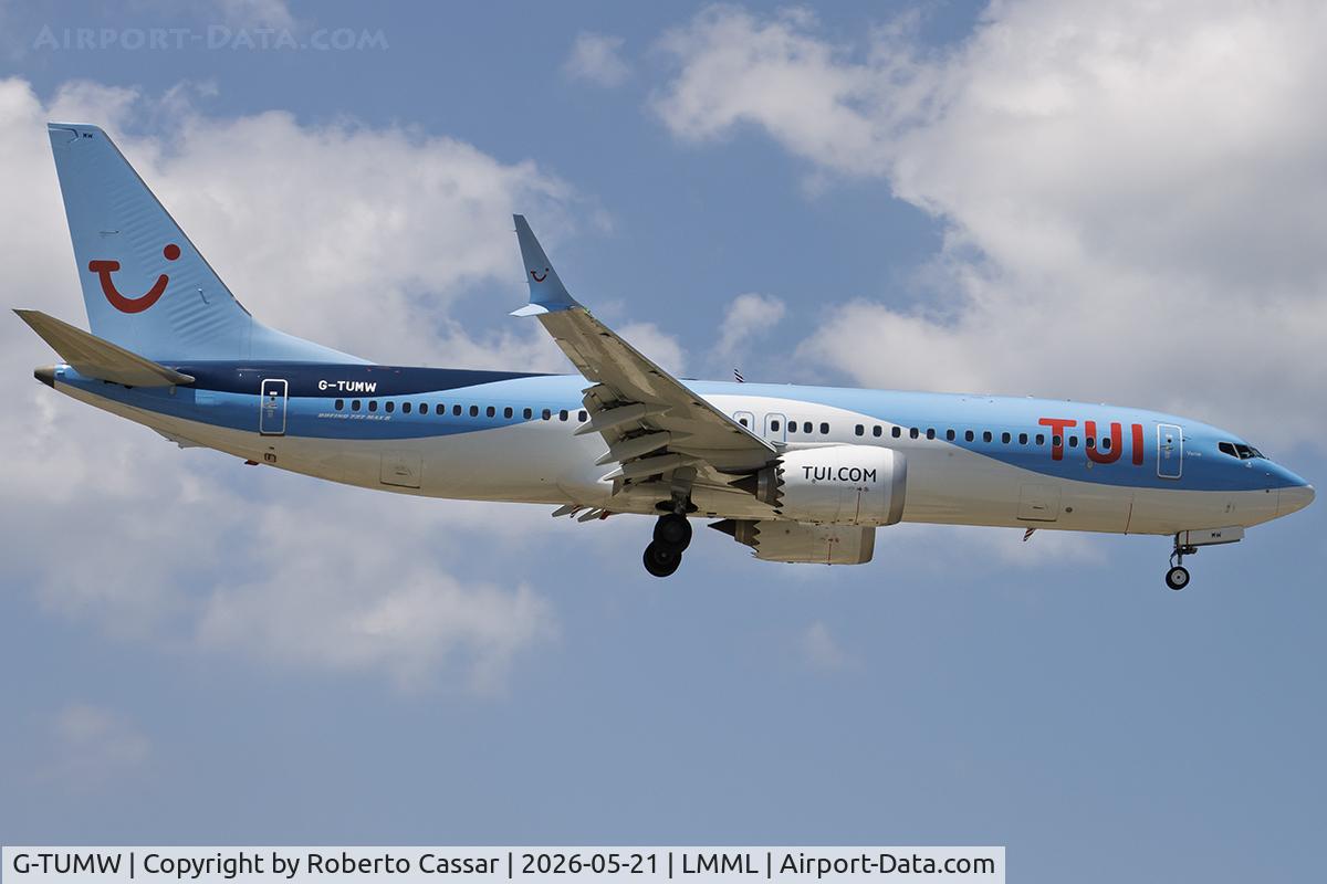 G-TUMW, 2022 Boeing 737-8 MAX, c/n 44615, Runway 31