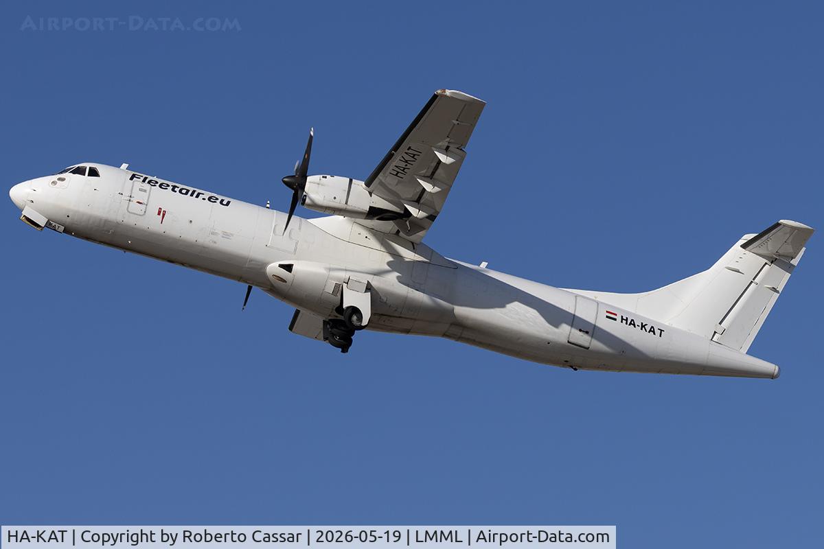 HA-KAT, 1989 ATR 72-201, c/n 108, Runway 31