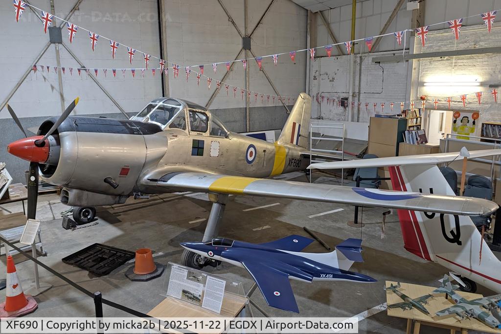 XF690, 1955 Percival P-56 Provost T.1, c/n PAC/F/335, Preserved