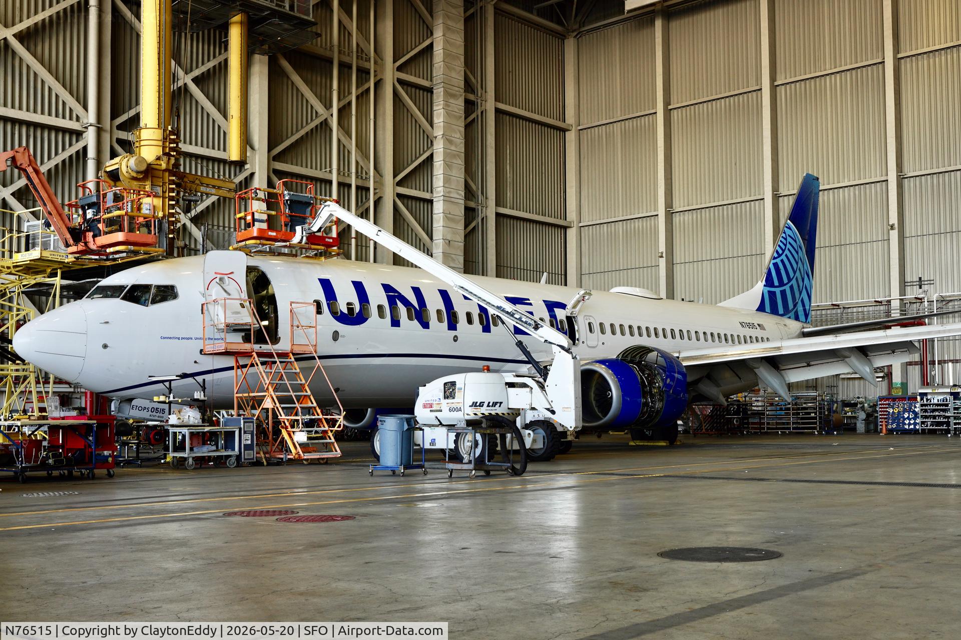 N76515, 2008 Boeing 737-824, c/n 31623, SFO 2026