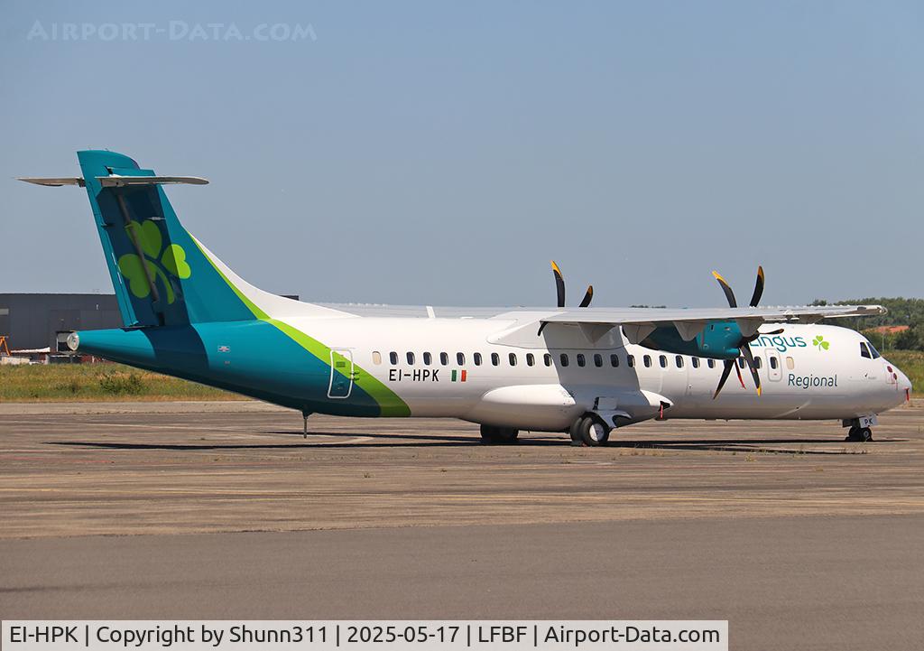 EI-HPK, 2016 Boeing 737-8AS, c/n 62690, Parked...