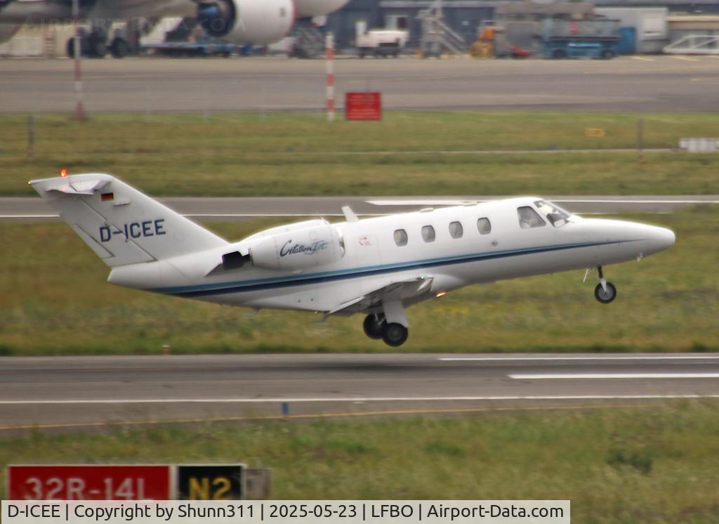 D-ICEE, 1995 Cessna 525 CitationJet, c/n 525-0096, Taking off from rwy 14R