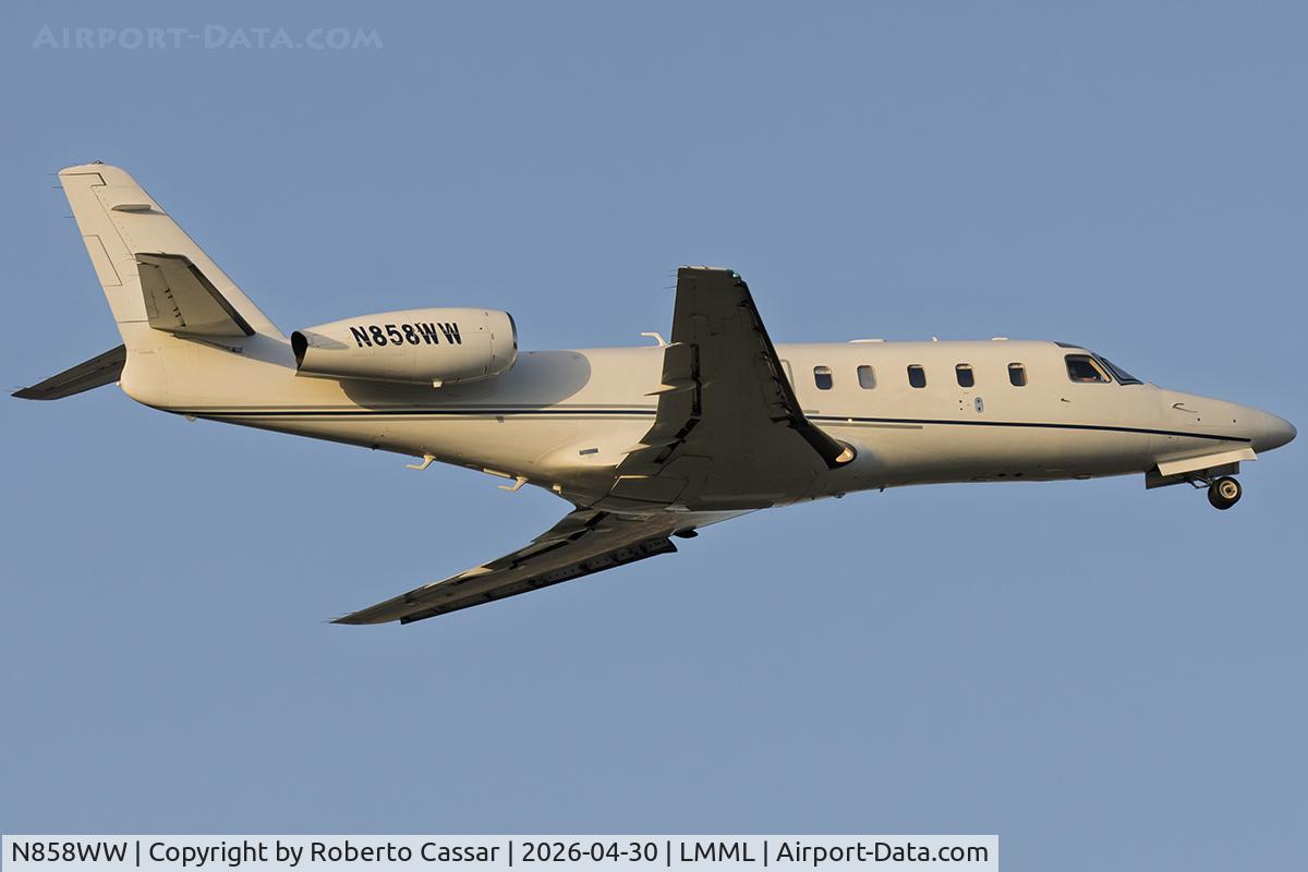 N858WW, Israel Aerospace Industries 1125 Astra, c/n 64, Runway 31