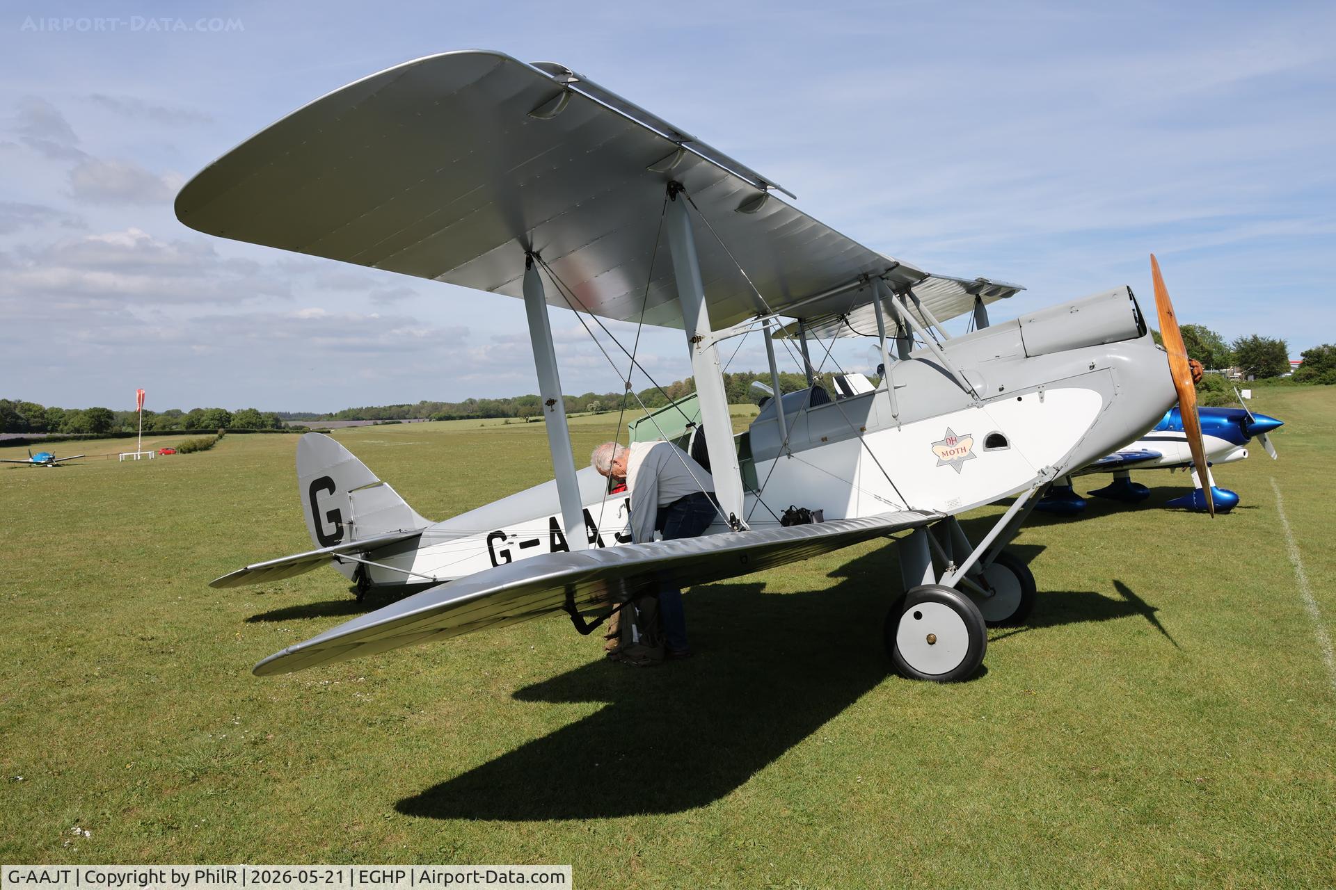 G-AAJT, 1930 De Havilland DH60G Gipsy Moth, c/n 1084, G-AAJT 1930 DH60G Gipsy Moth Popham 