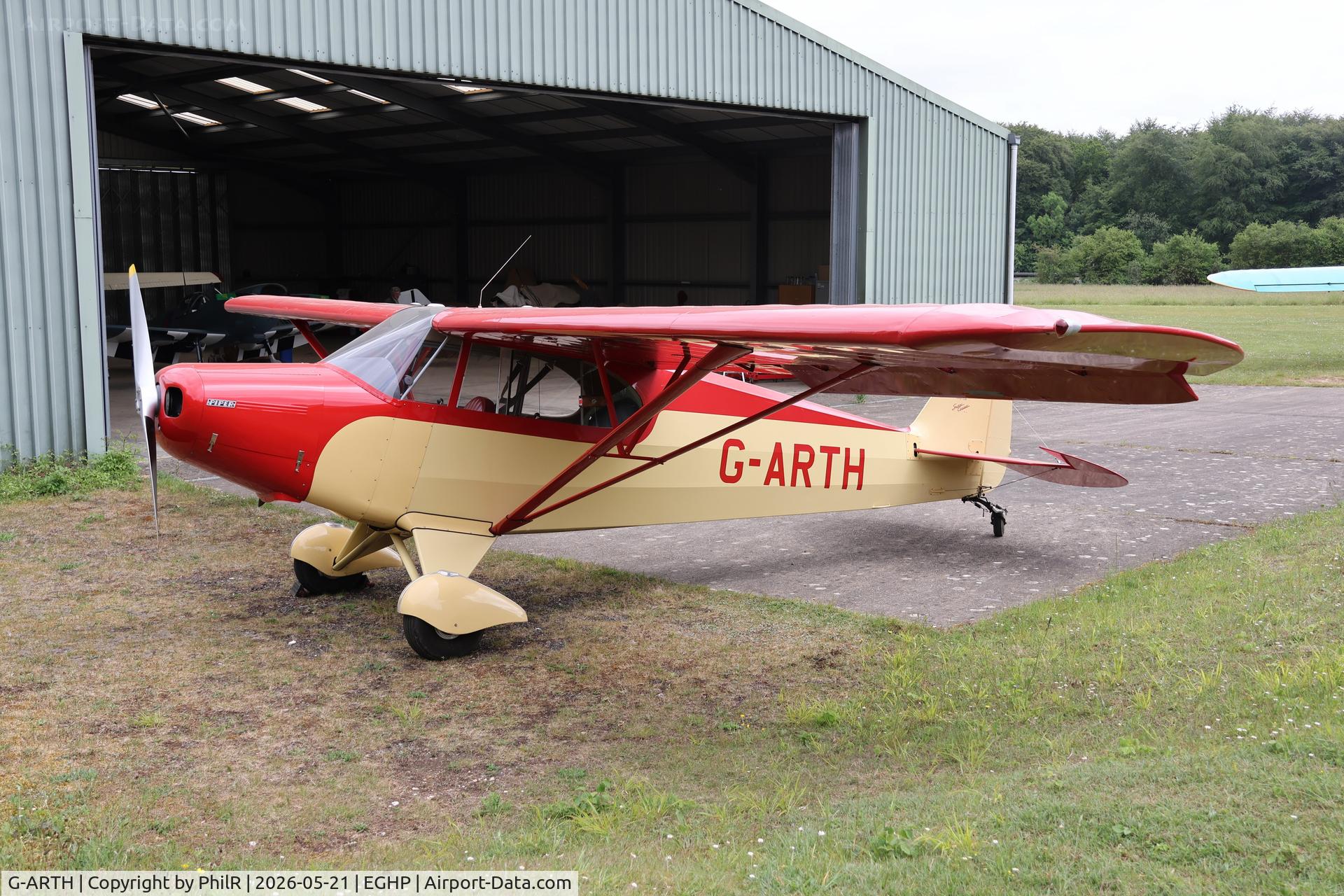 G-ARTH, 1947 Piper PA-12 Super Cruiser, c/n 12-3278, G-ARTH 1947 Piper PA-12 Super Cruiser Popham
