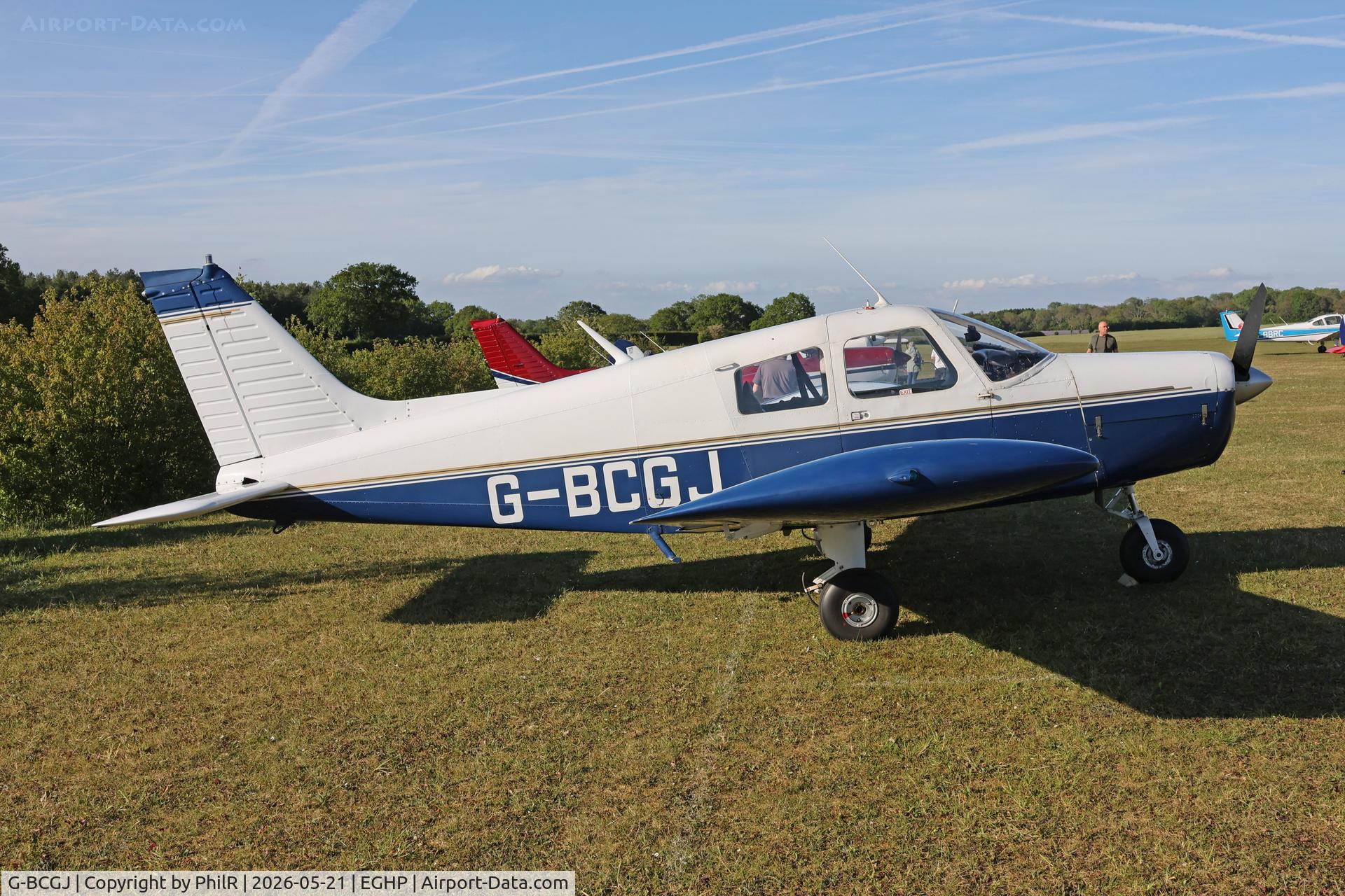 G-BCGJ, 1974 Piper PA-28-140 Cherokee Cruiser, c/n 28-7425286, G-BCGJ 1974 Piper PA-28-140 Cherokee Popham 
