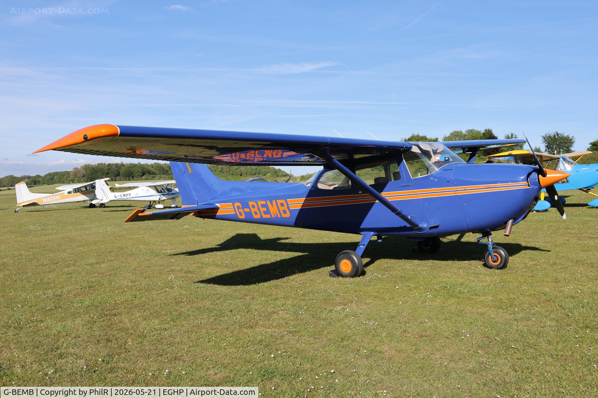 G-BEMB, 1976 Reims Cessna F172M ll, c/n 1487, G-BEMB 1976 Cessna F172M Skyhawk Popham
