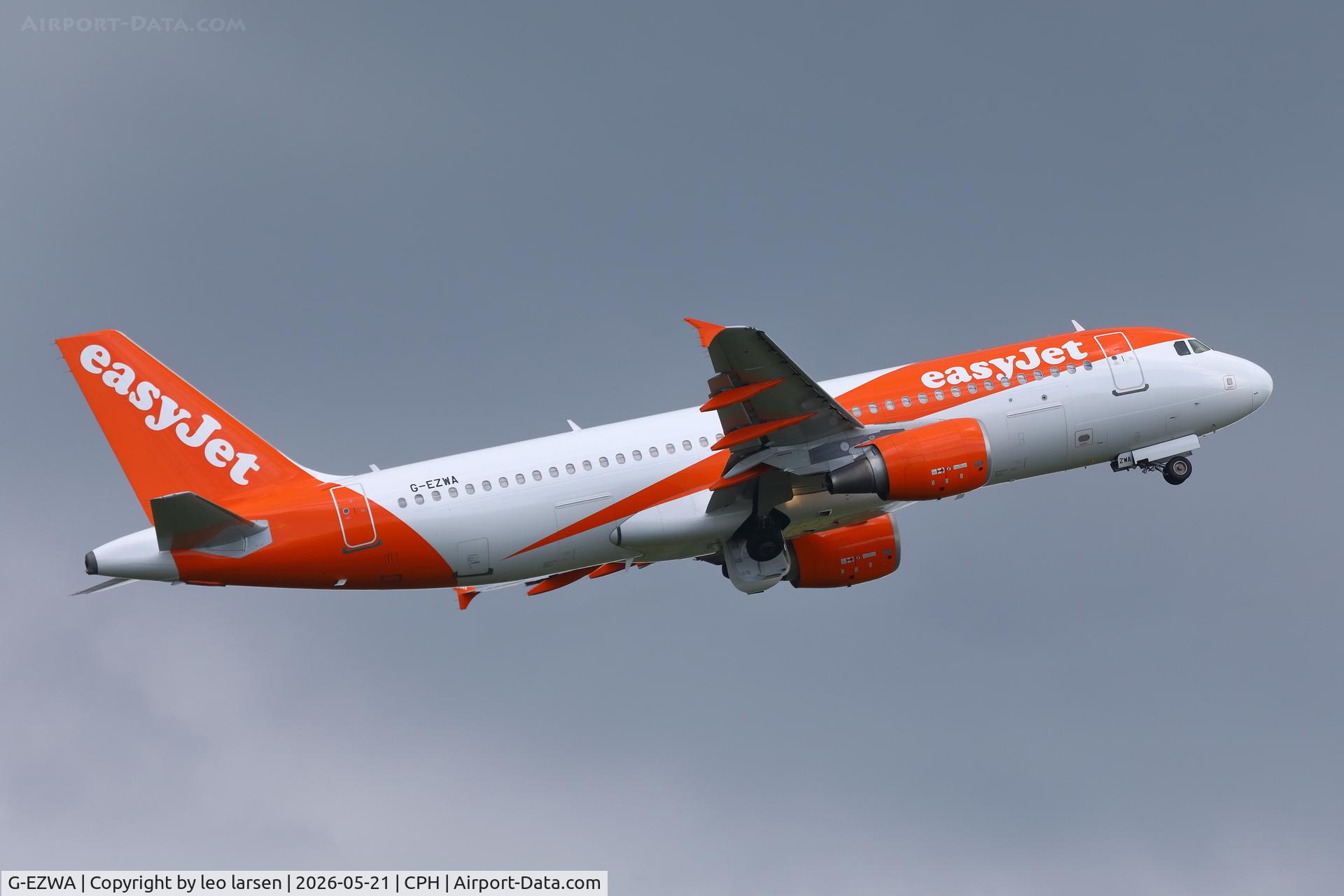 G-EZWA, 2012 Airbus A320-214, c/n 5201, Copenhagen 21.5.2026