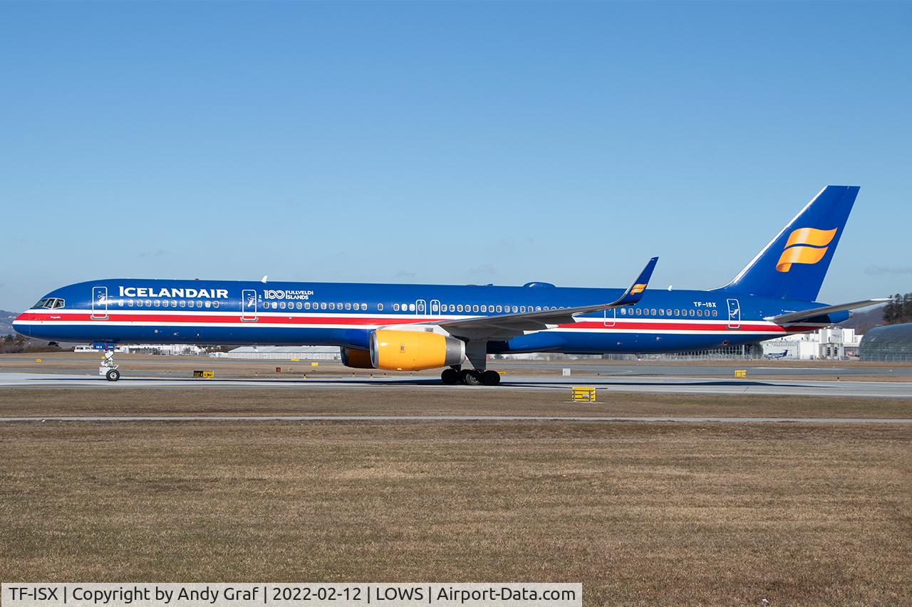 TF-ISX, 2000 Boeing 757-3E7, c/n 30179 l/n 912, Icelandair 757-300