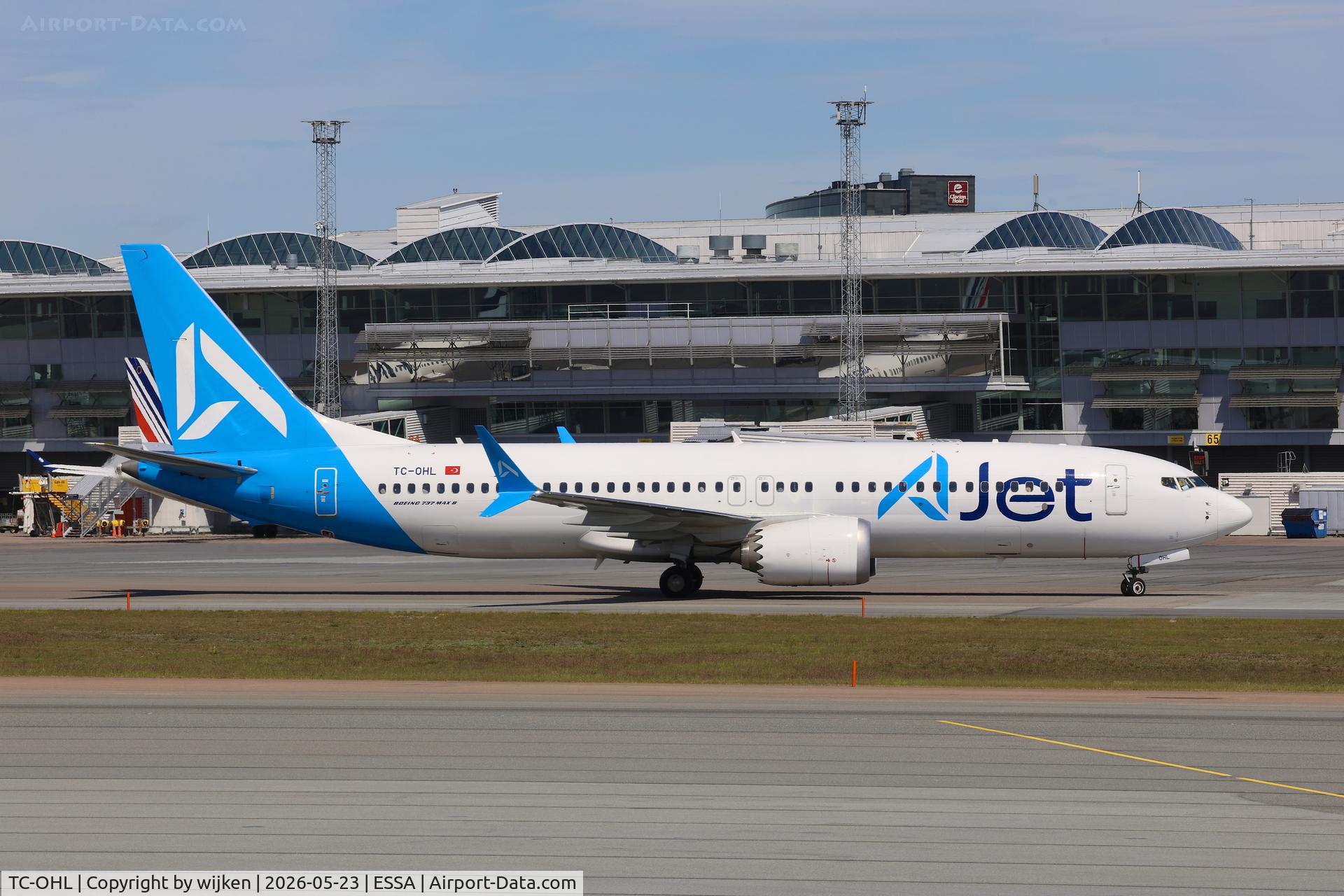 TC-OHL, 2026 Boeing 373-8 MAX, c/n 66759 l/n 9502, Twy U